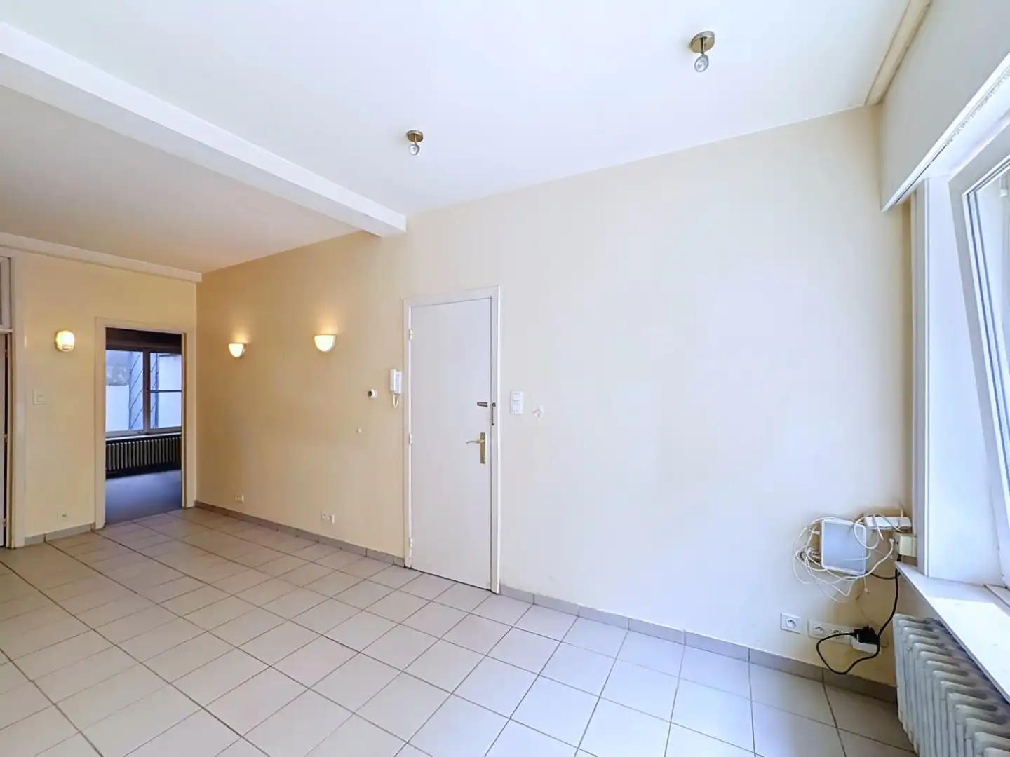 Prima gelegen appartement met volwaardige slaapkamer en slaaphoek foto 2