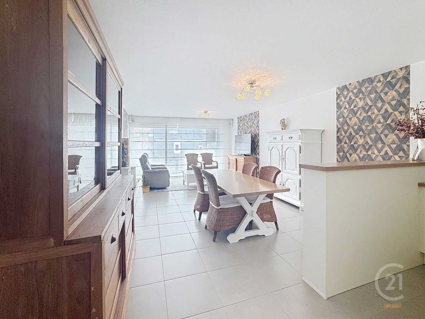 Instapklaar appartement met terras in Oostende foto 8