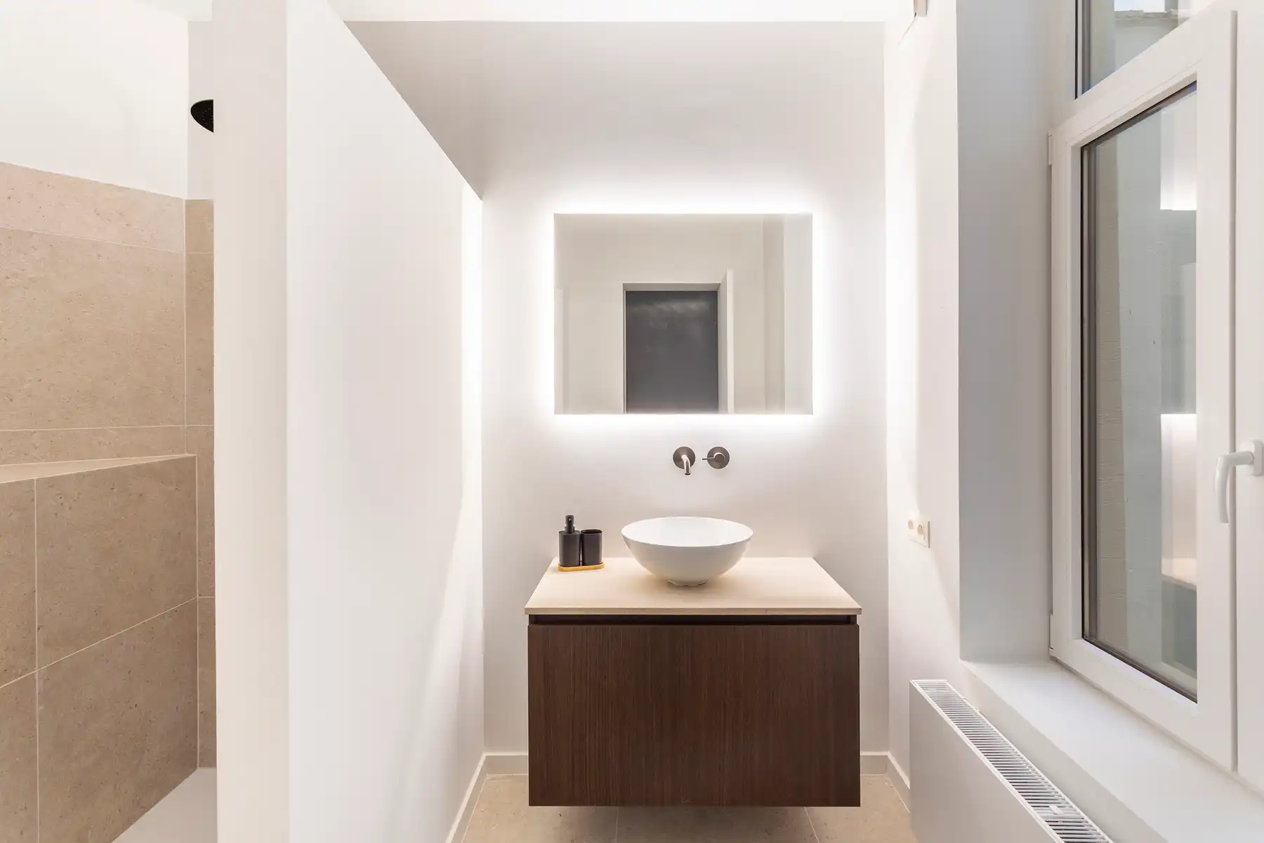 Hoogwaardig gerenoveerd appartement met terras op toplocatie foto 8