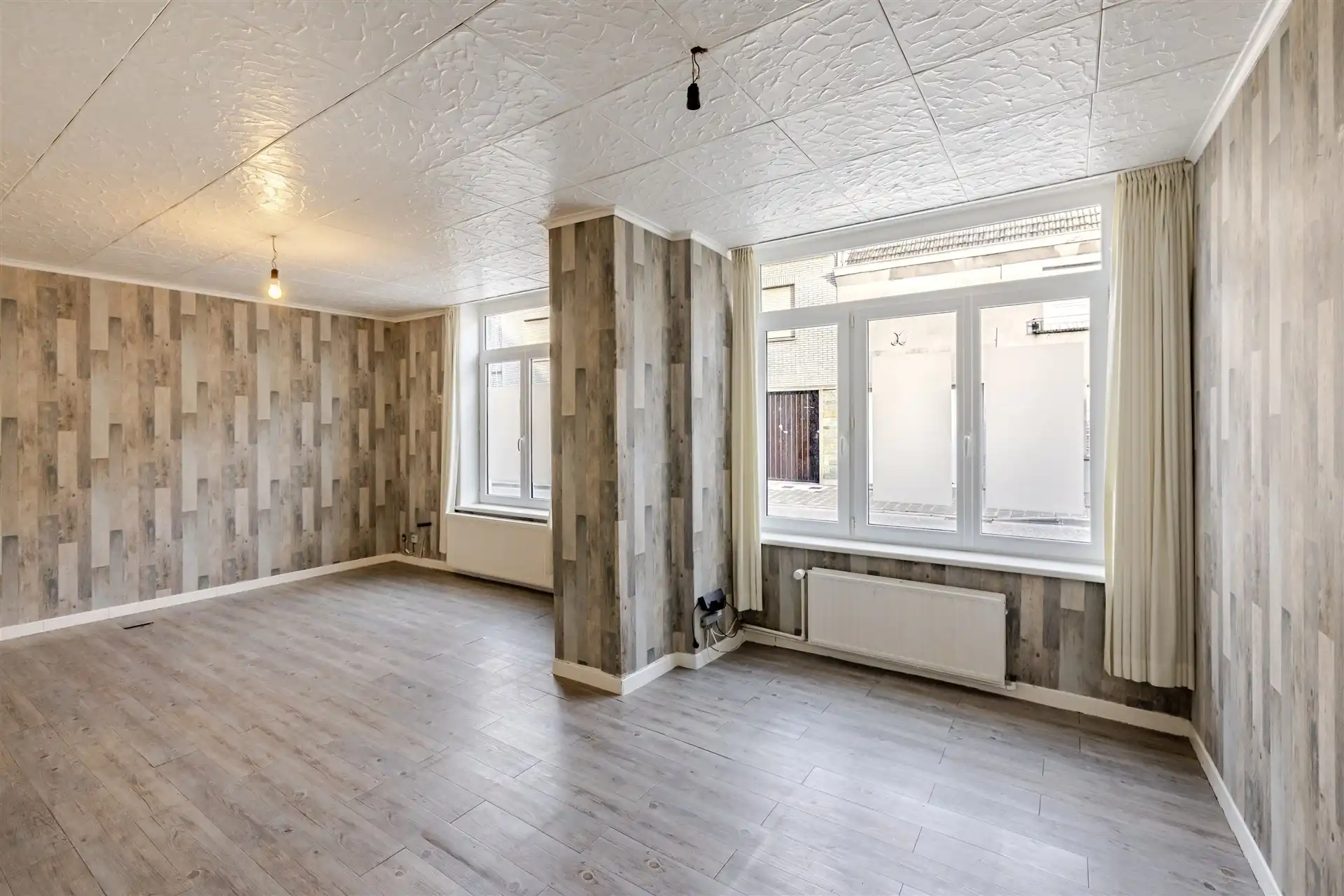 Goed gelegen, deels, te renoveren woning, centrum Asper(Gavere) foto 9