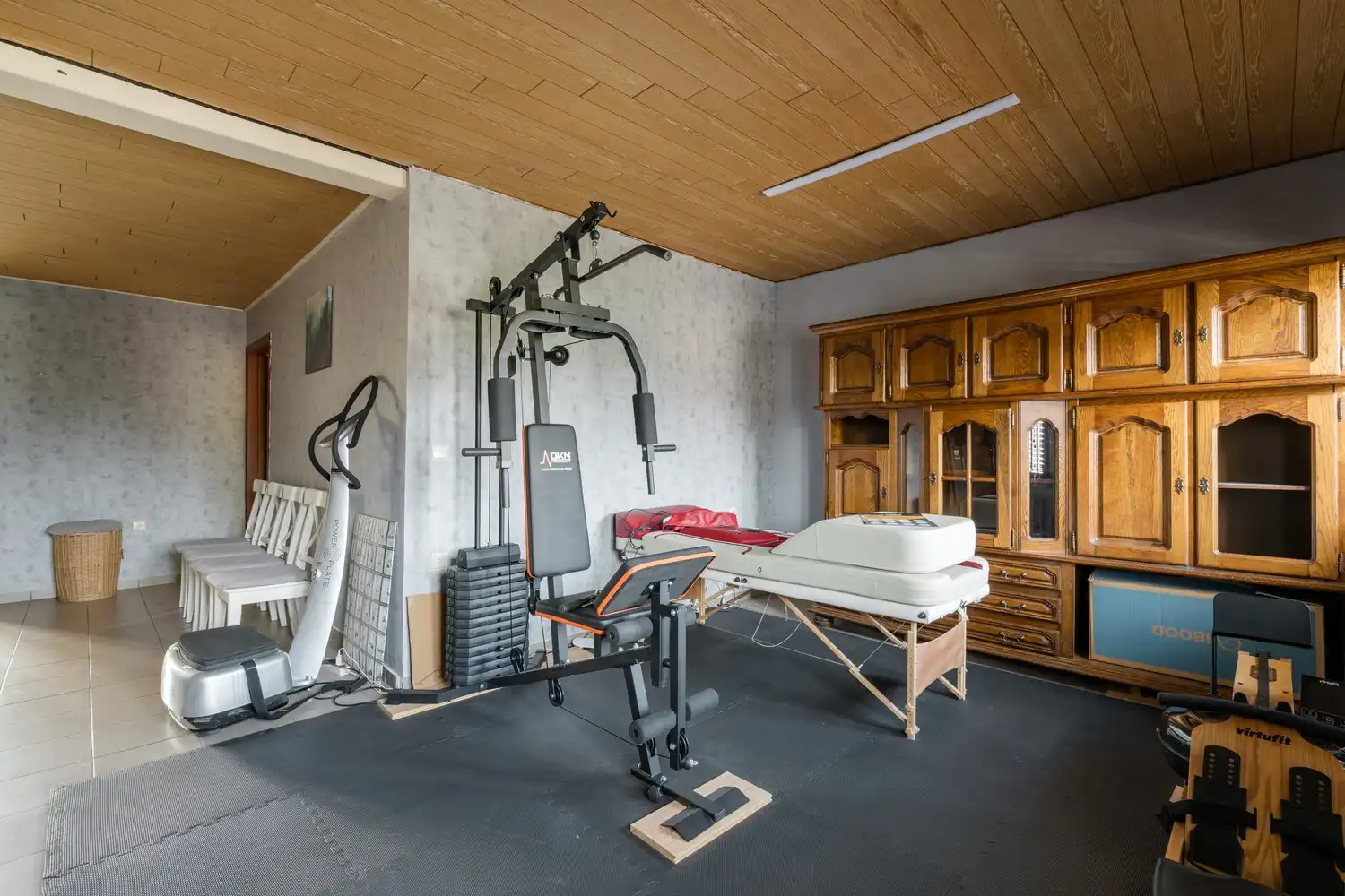 Veelzijdige woning met zorgmogelijkheden, werkruimte en tal van bijgebouwen foto 24
