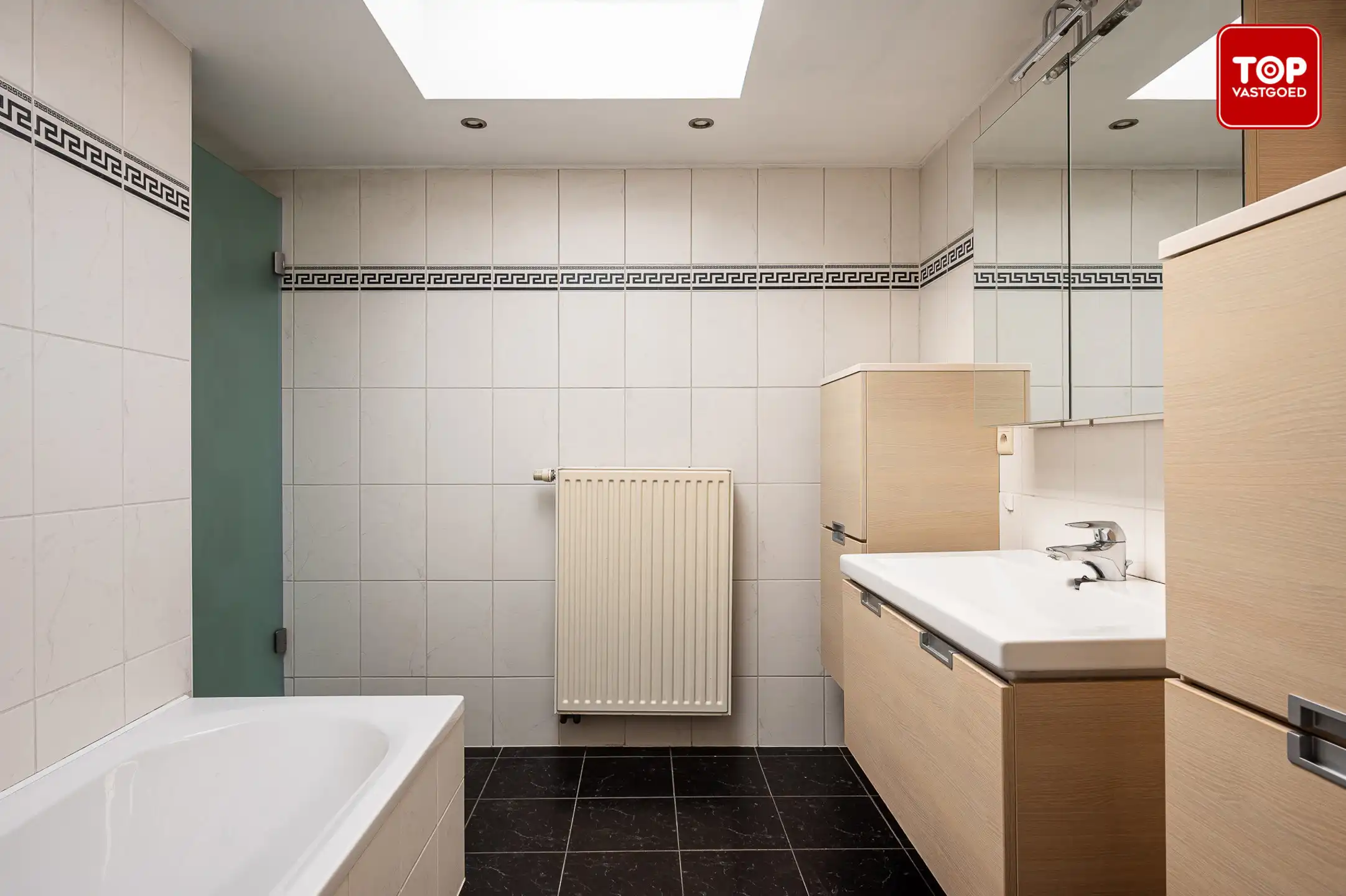 Zeer groot duplex appartement met garage. foto 12