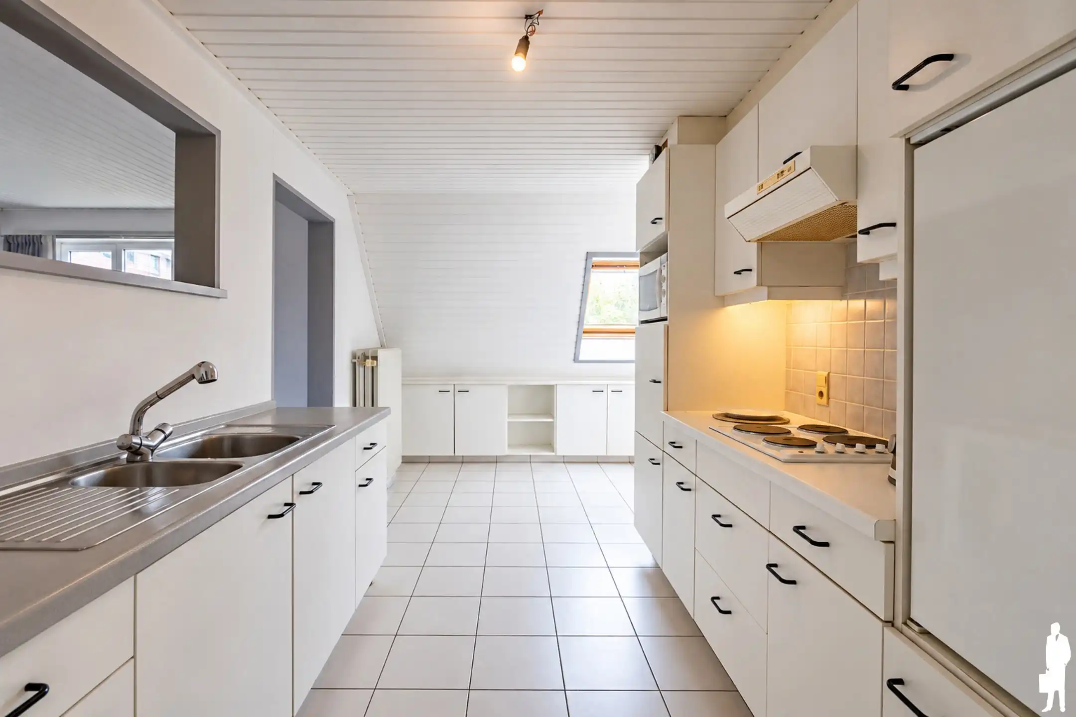 Verhuurd dakappartement met 2 slaapkamers en leuk terras  foto 8