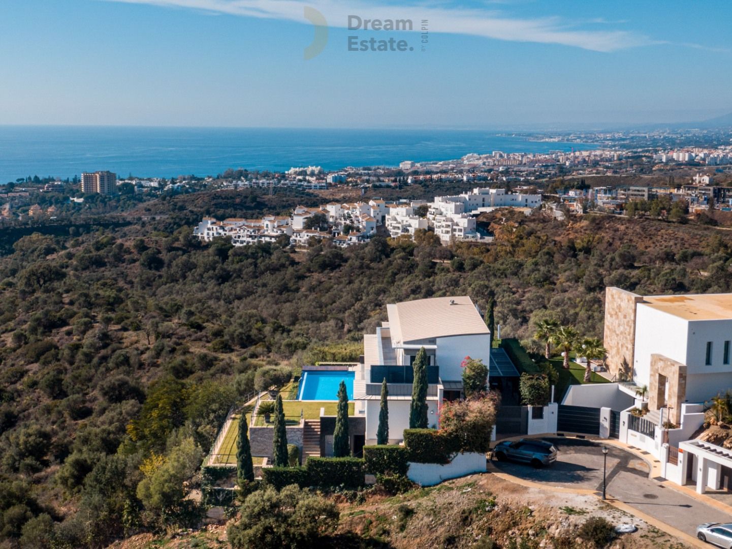 Prachtige moderne villa op een heuvel te Altos Los Monteros, Marbella. foto 20