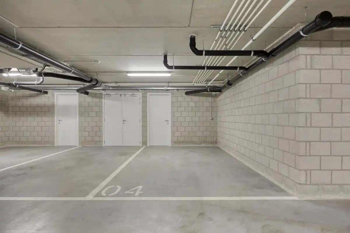PRACHTIG NIEUWBOUWAPPARTEMENT MET 2 SLPK'S IN CENTRUM HASSELT foto 30