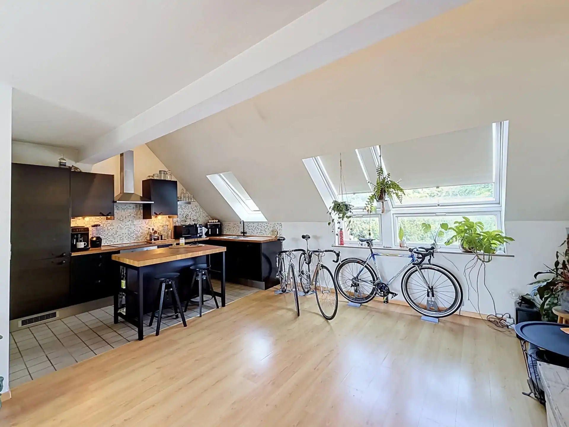 Gezellig en ruim duplex appartement in hartje Lommel met staanplaats. foto 9