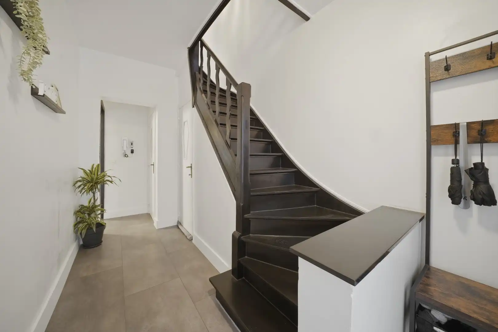 Instapklare woning met diepe tuin te Oostende foto 11