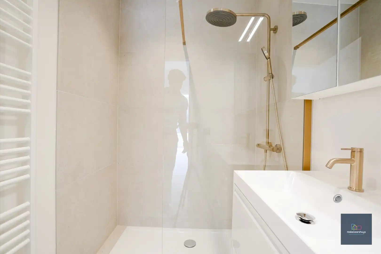 Stijlvol gerenoveerd 2 slaapkamerappartement  foto 10