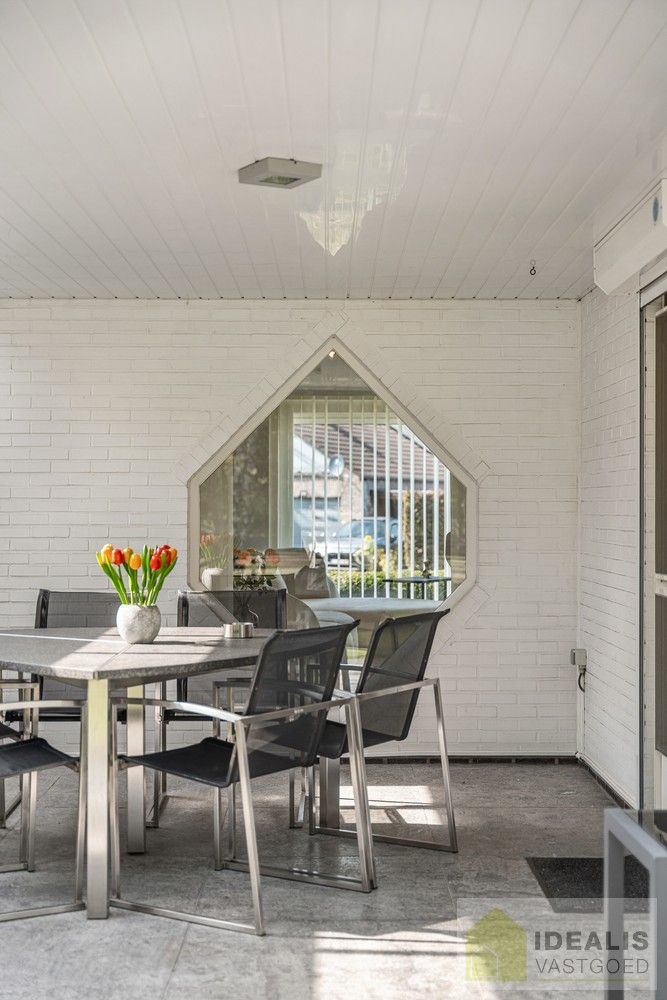 //INVESTERING – NIET VOOR EIGEN GEBRUIK// UITERST GOED ONDERHOUDEN GEZINSWONING OP EEN PRACHTIG, GROEN EN RUSTIG PERCEEL VAN MAAR LIEFST 11A  MET LICHTRIJKE WOONKAMER, 3 KNAPPE SLAAPKAMERS, BADKAMER, AFGEWERKTE ZOLDERVERDIEPING EN ONDERGRONDSE GARAGE foto 31