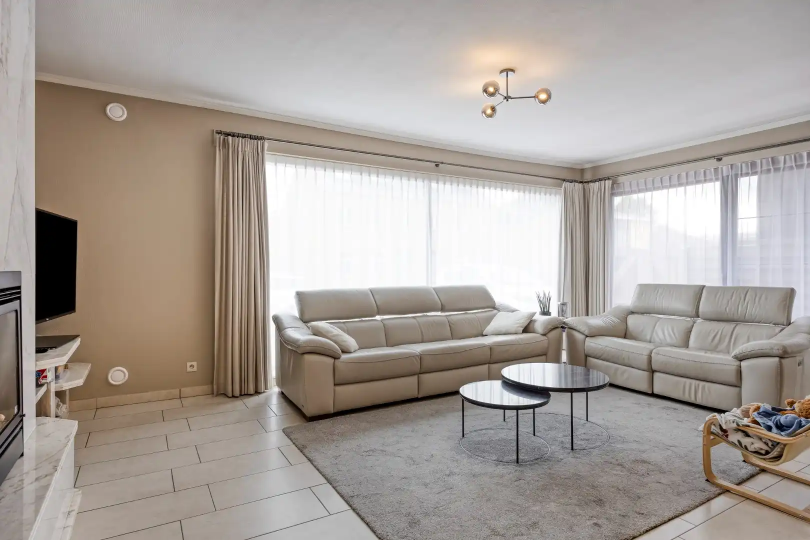 Instapklaar gelijkvloers appartement met 2 slpks en garage, rustig gelegen te OLV Olen ! foto 3