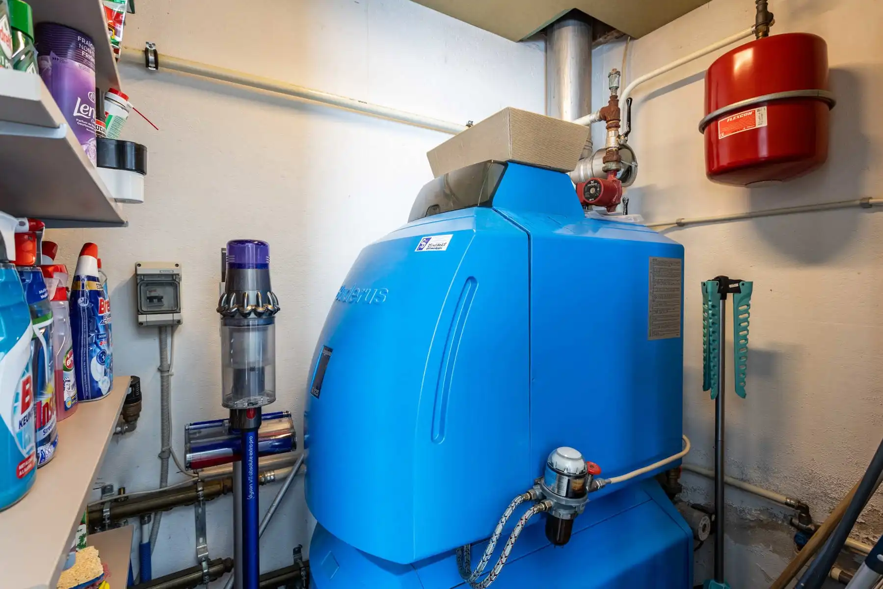 Prachtig onderhouden en instapklare woning vlakbij het centrum van Lede foto 16