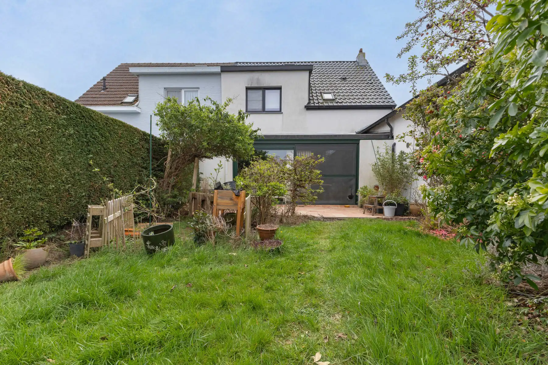 Goed gelegen woning met ruime loods foto 19
