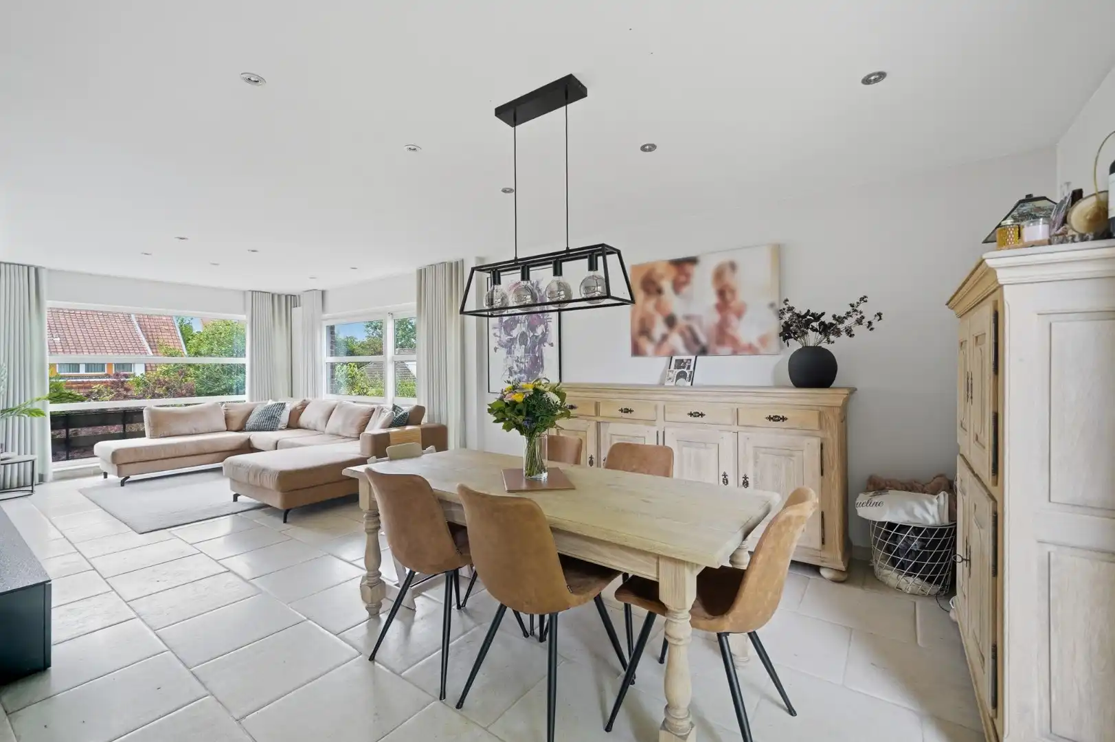 Duplex-appartement van 165 m² met garage, carport en zonnig terras in de Vicognewijk foto 4