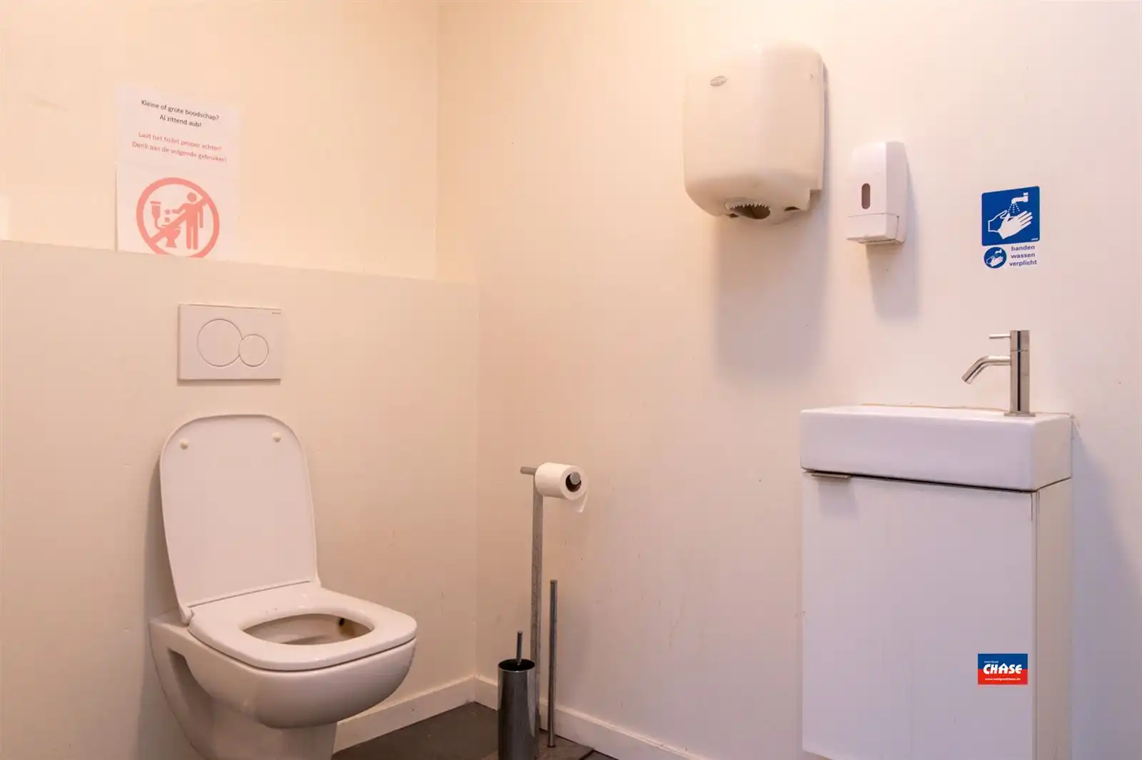 Handelspand op zeer gunstige ligging. foto 5