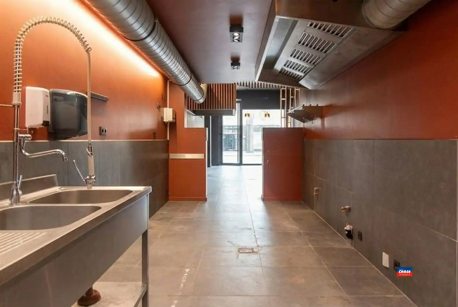 Handelspand op zeer gunstige ligging. foto 5