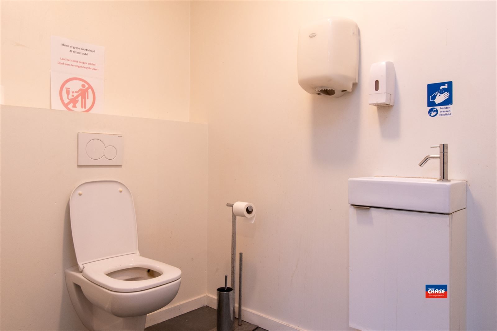 Handelspand op zeer gunstige ligging. foto 5