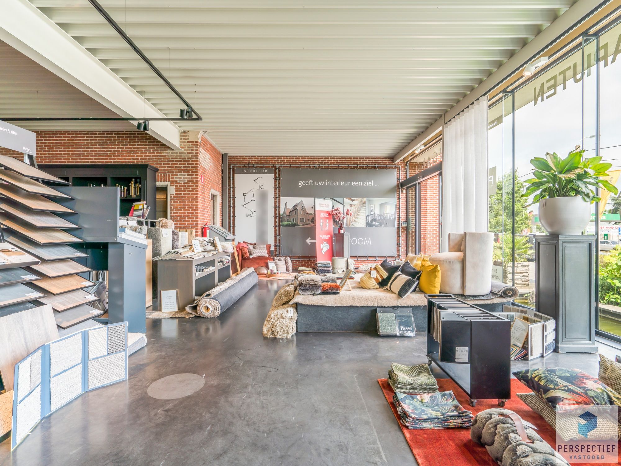 2 handelsruimtes + appartement met mogelijkheden op een strategische ligging te Roeselare foto 11