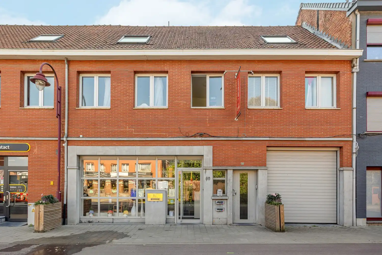 Centraal gelegen handelsgelijkvloers met horeca-inrichting in hartje Boechout foto 17