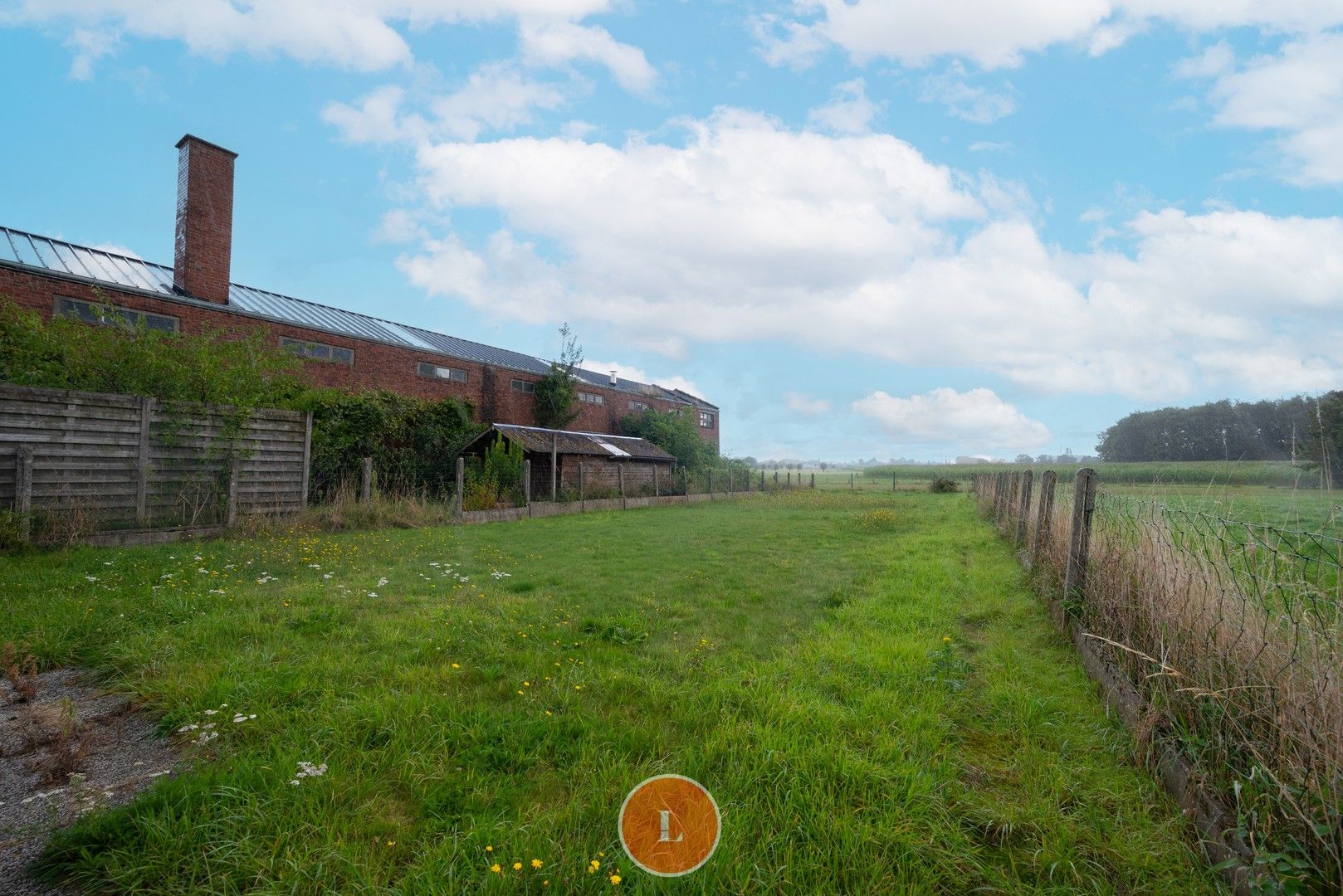 Te renoveren halfopen woning met 3 slaapkamer, garage op een perceel van net geen 1000m² foto 25