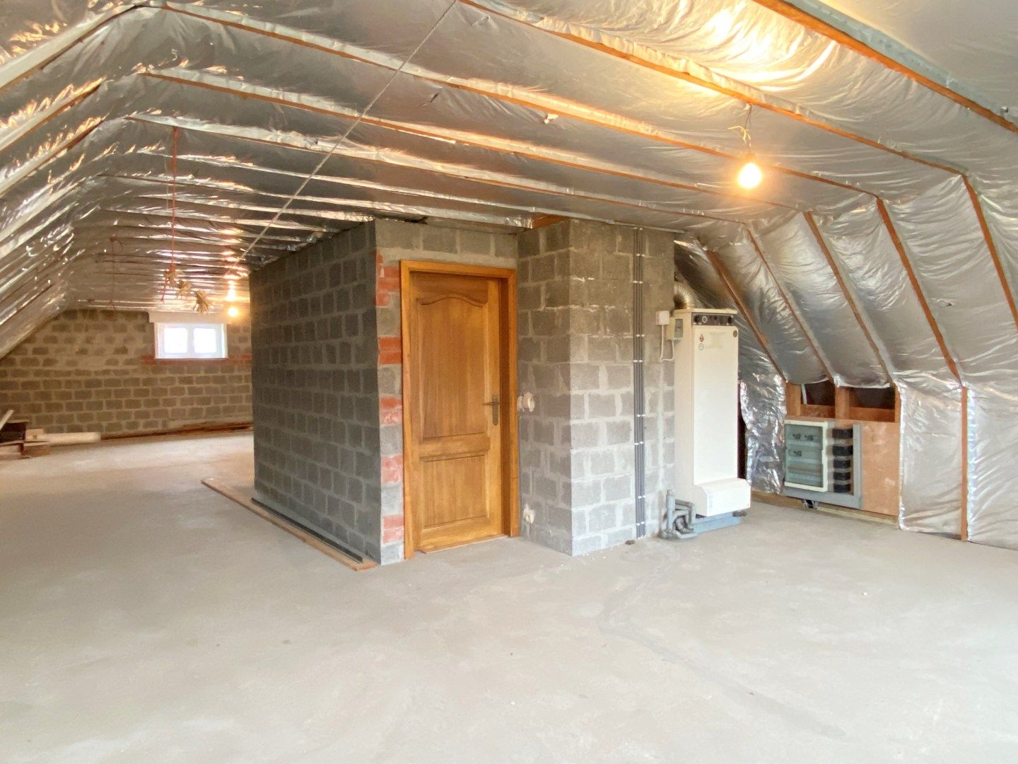 ALLEENSTAANDE WONING MET 2 SLAAPKAMERS EN TUIN foto 9