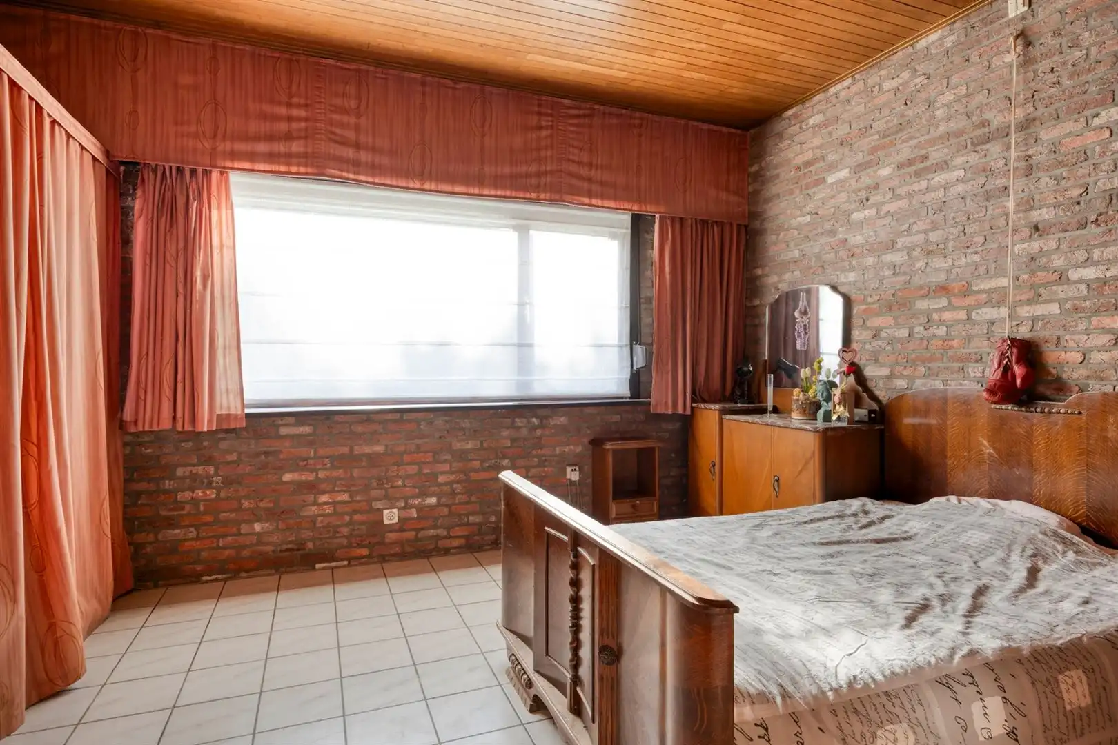 Grondig te renoveren huis. foto 15