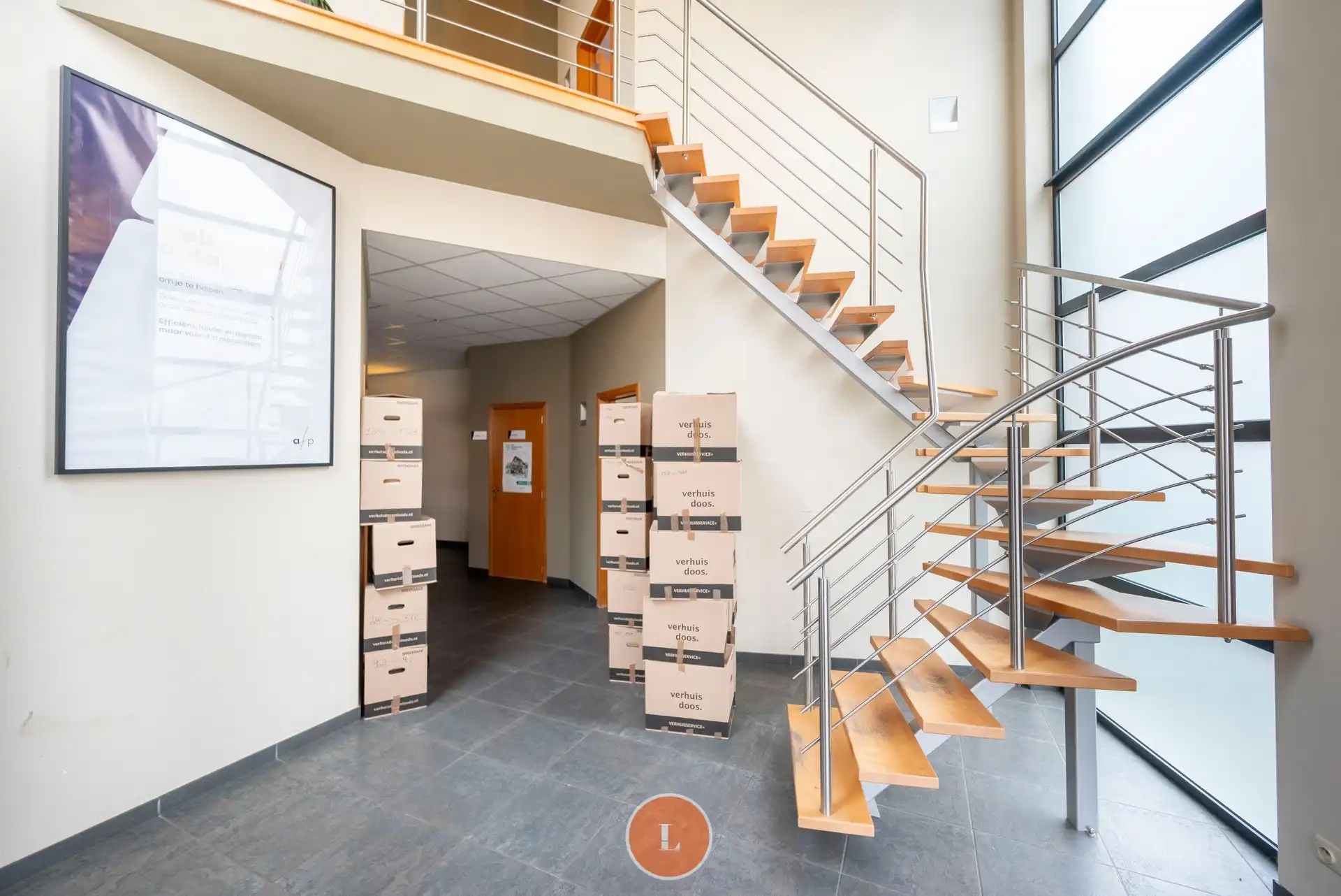 Instapklaar kantoor in hartje centrum met parking foto 3