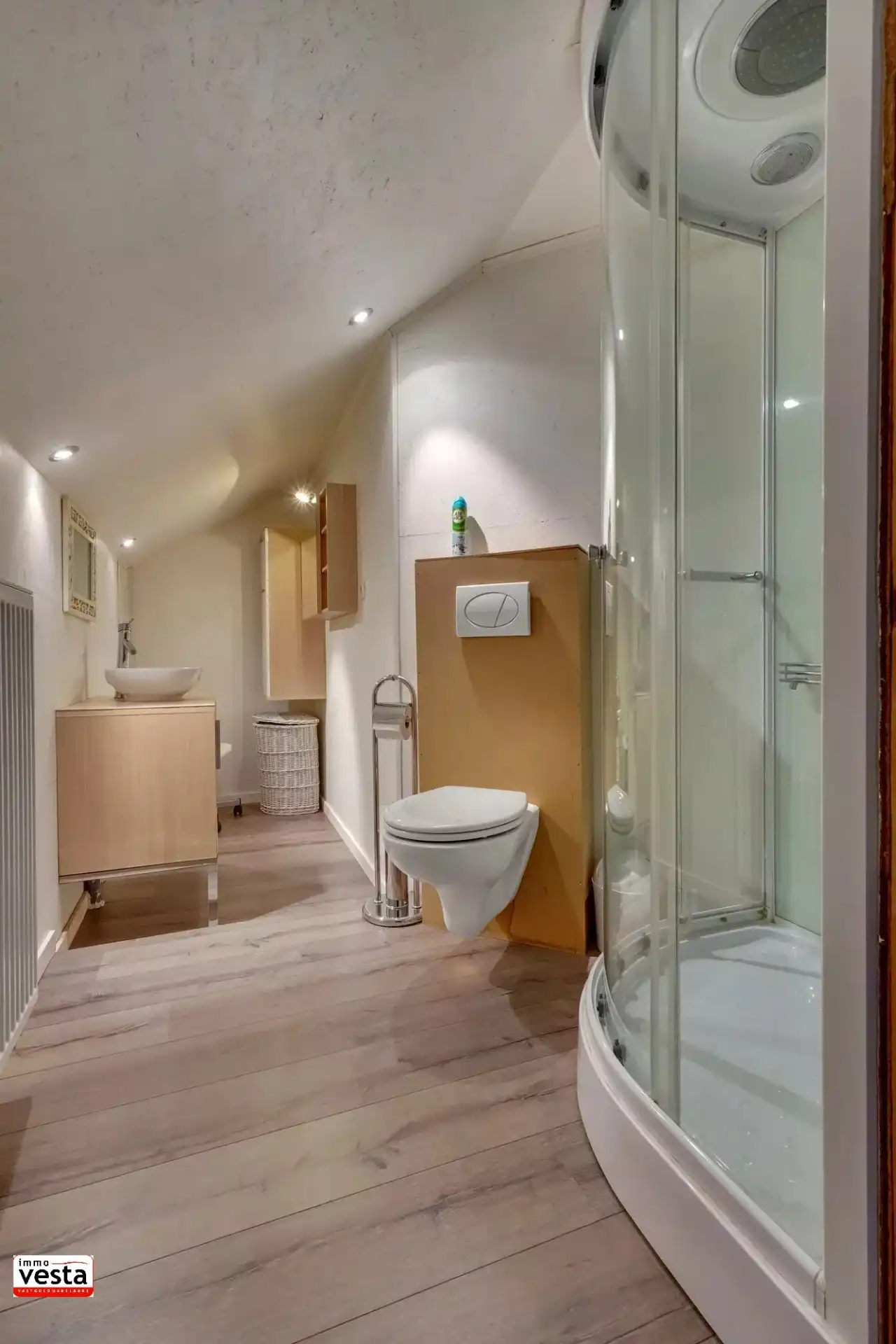 Ruime villa op een goede locatie foto 23