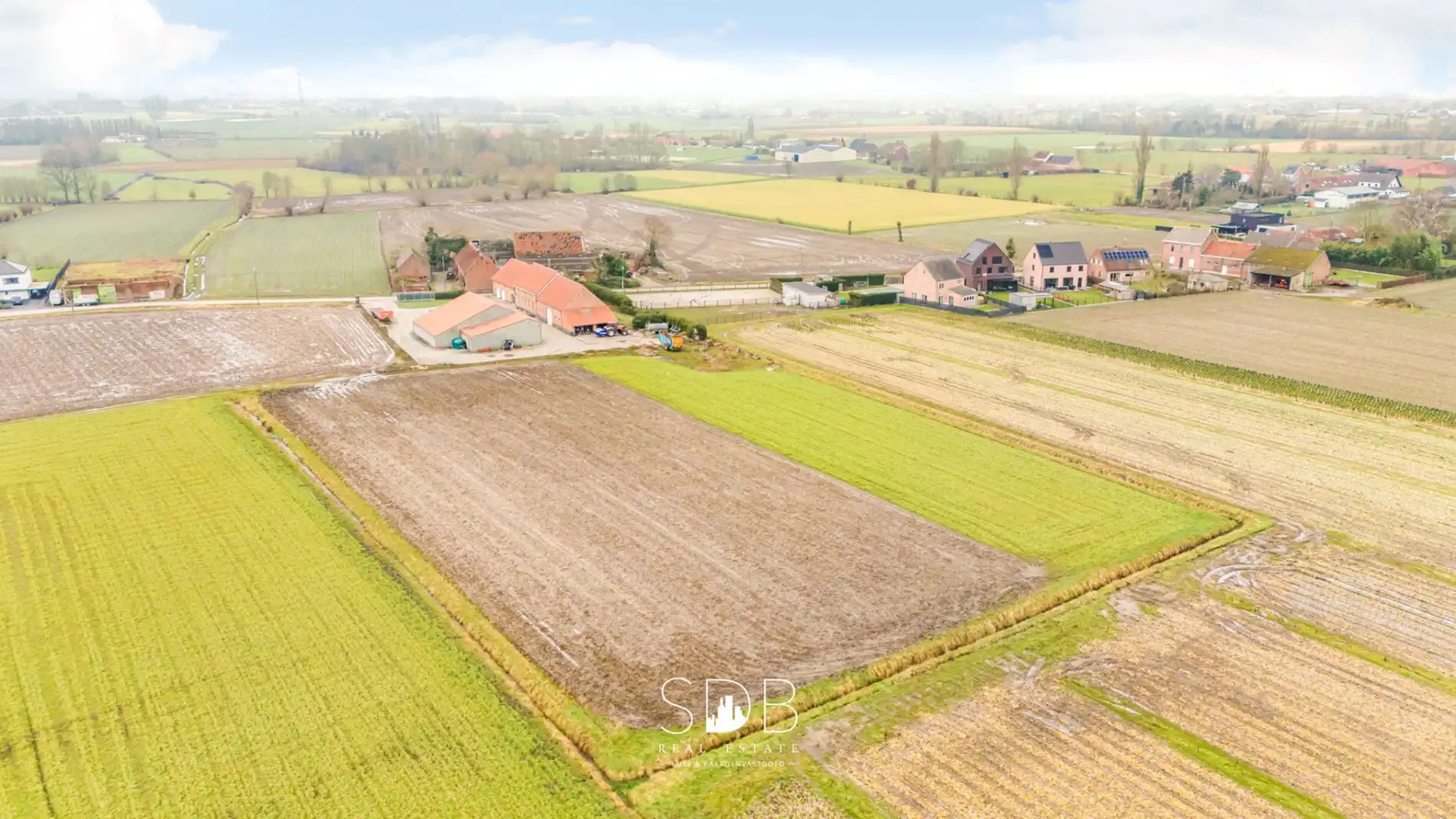 Prachtige villa in hoevestijl met bijgebouwen en graslanden op 89.070m² foto 36