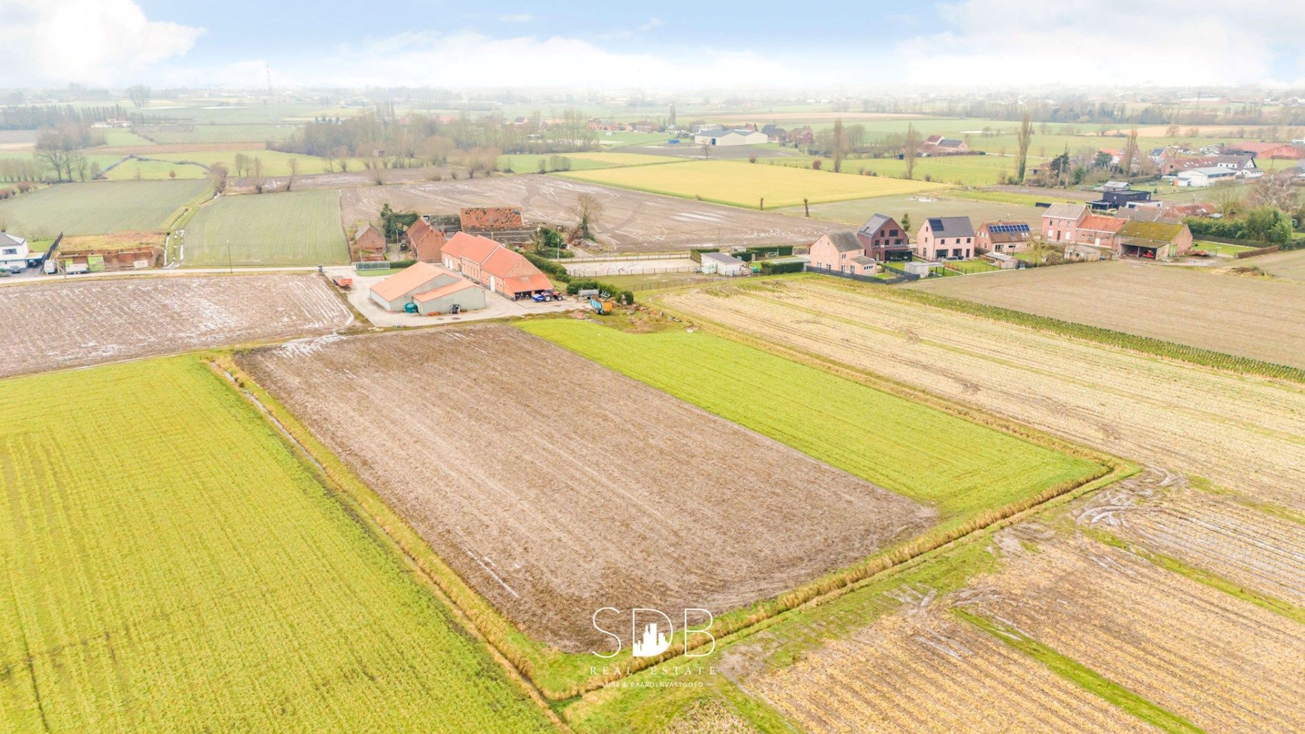 Prachtige villa in hoevestijl met bijgebouwen en graslanden op 89.070m² foto 36