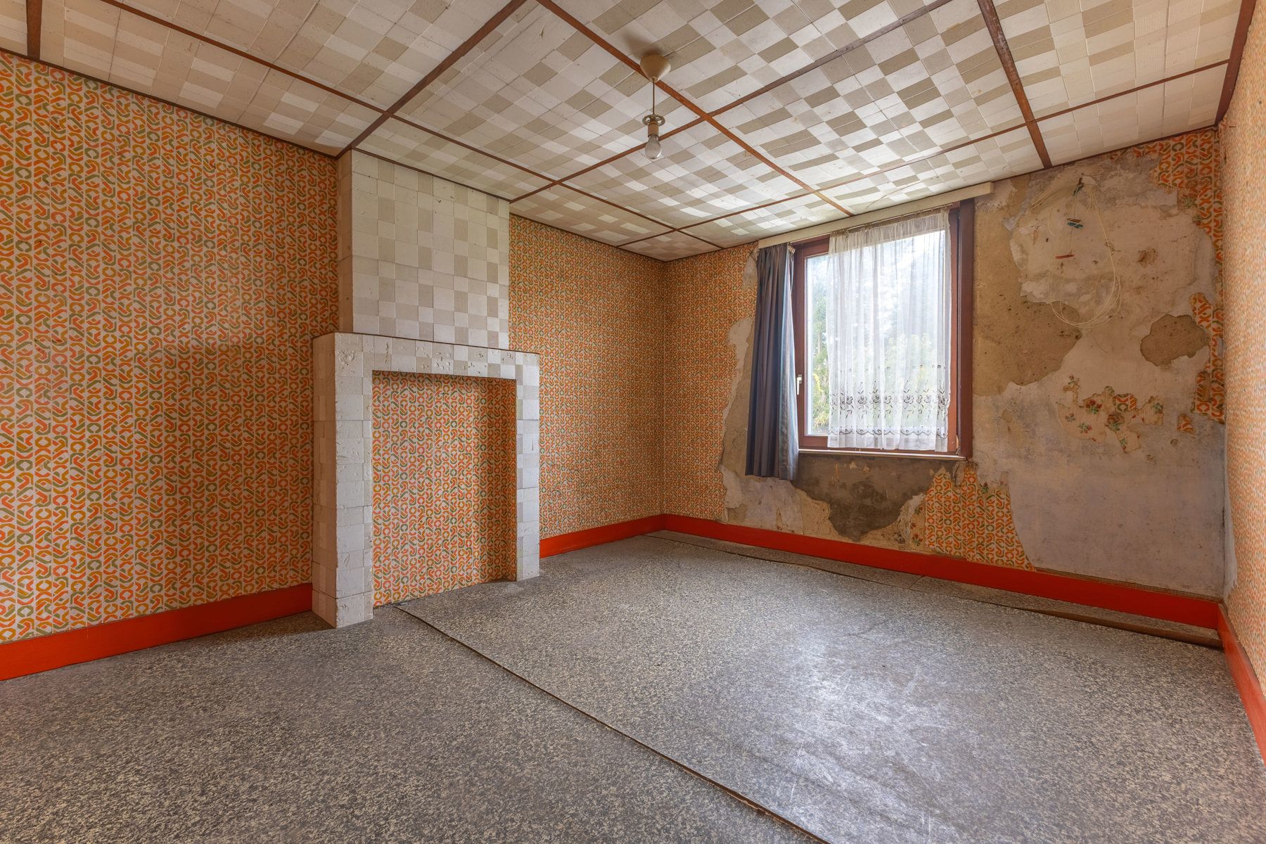 Goed gelegen ruime te renoveren woning met bouwgrond foto 16