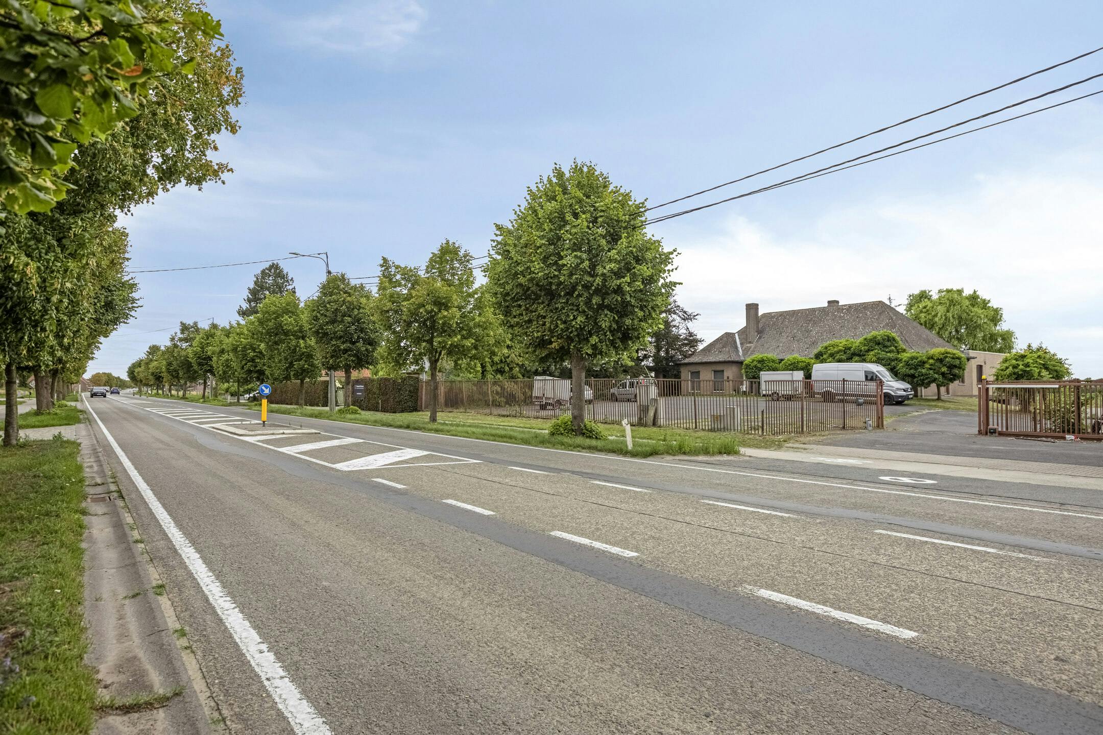 alfopen bebouwing met 3 slaapkamers op een ruim perceel in Gits! foto 10