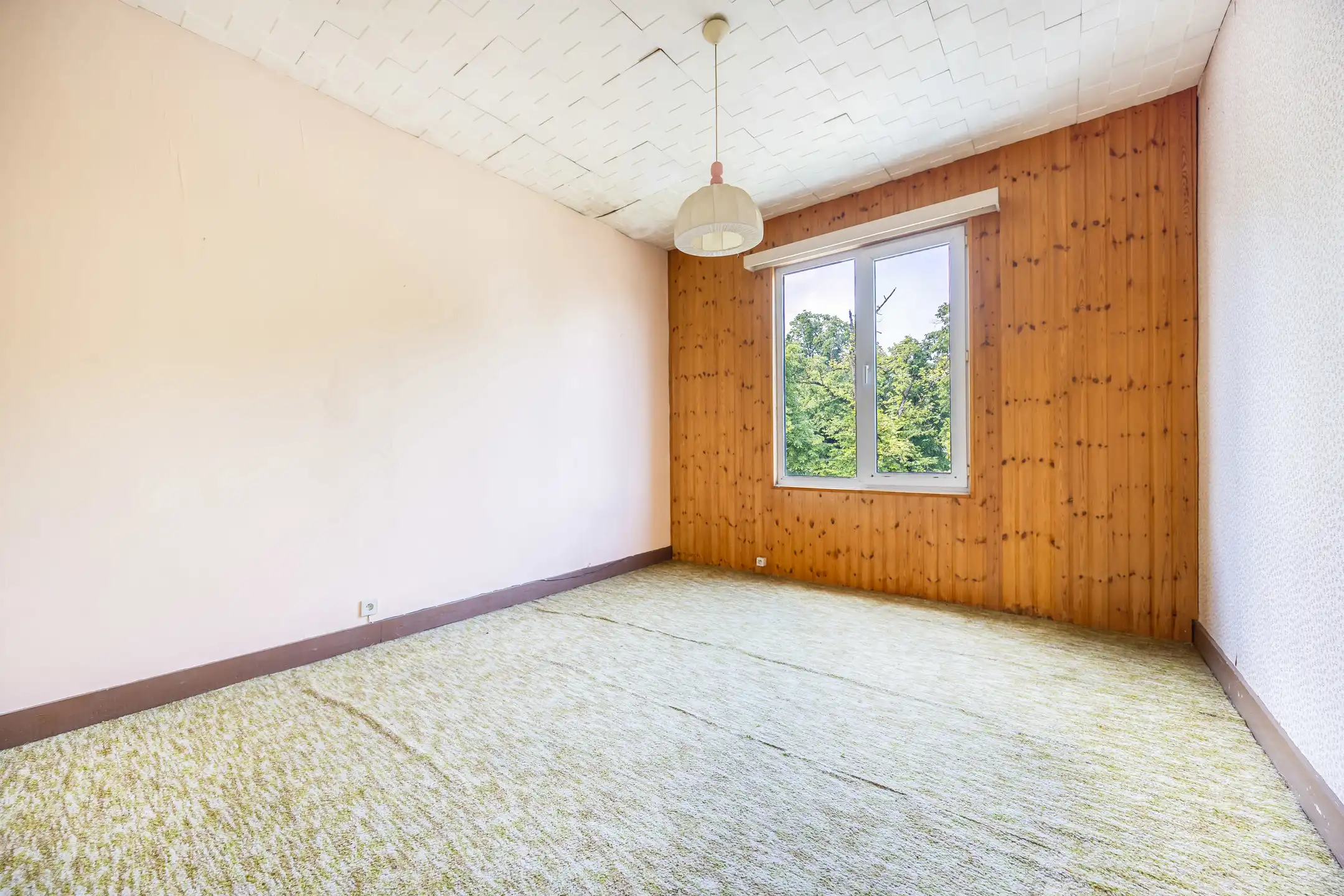 te renoveren woning met 3 ruime slaapkamers , garage en tuin foto 18