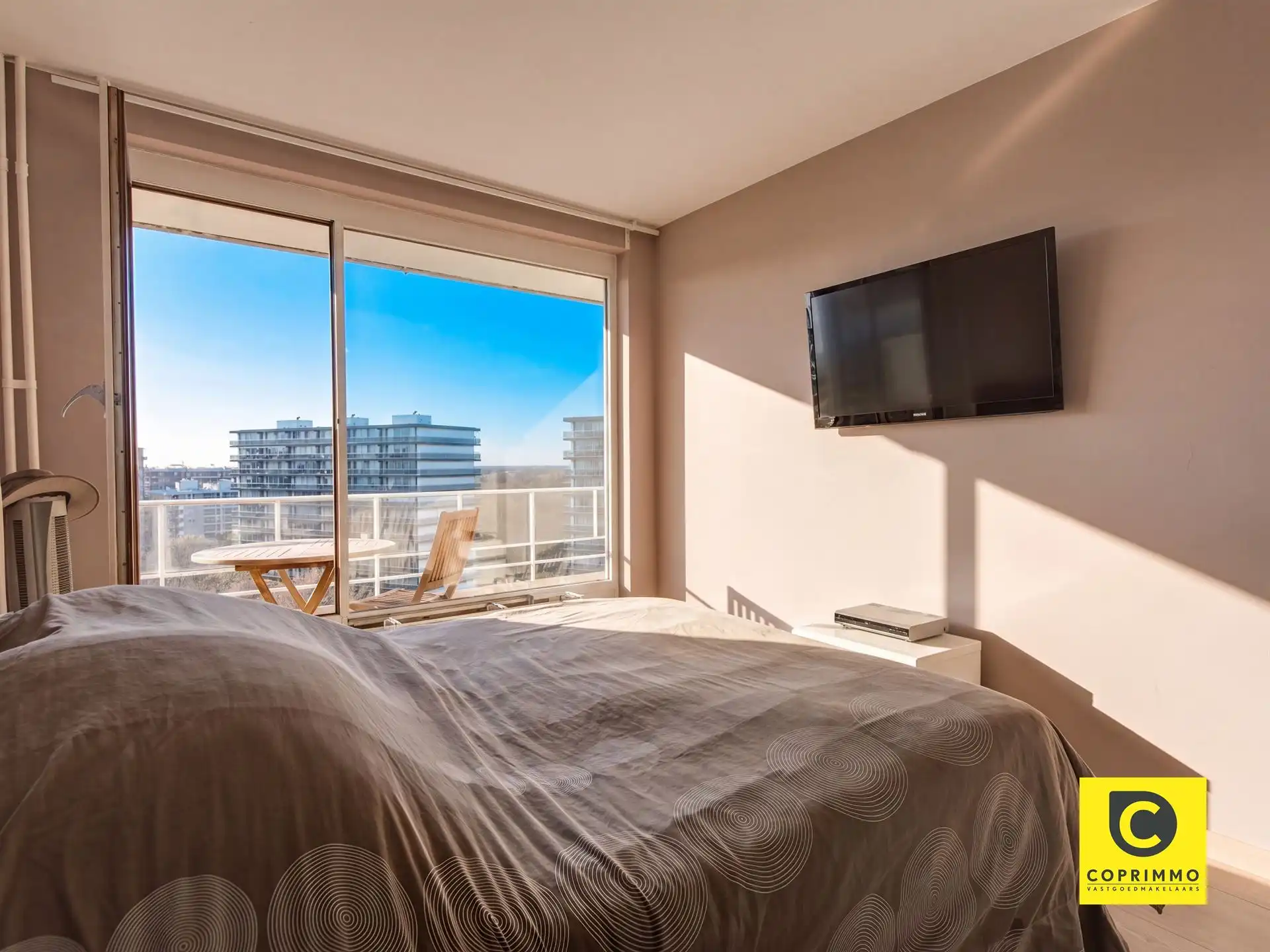 Instapklaar 2 slaapkamer appartement met groot terras! foto 5