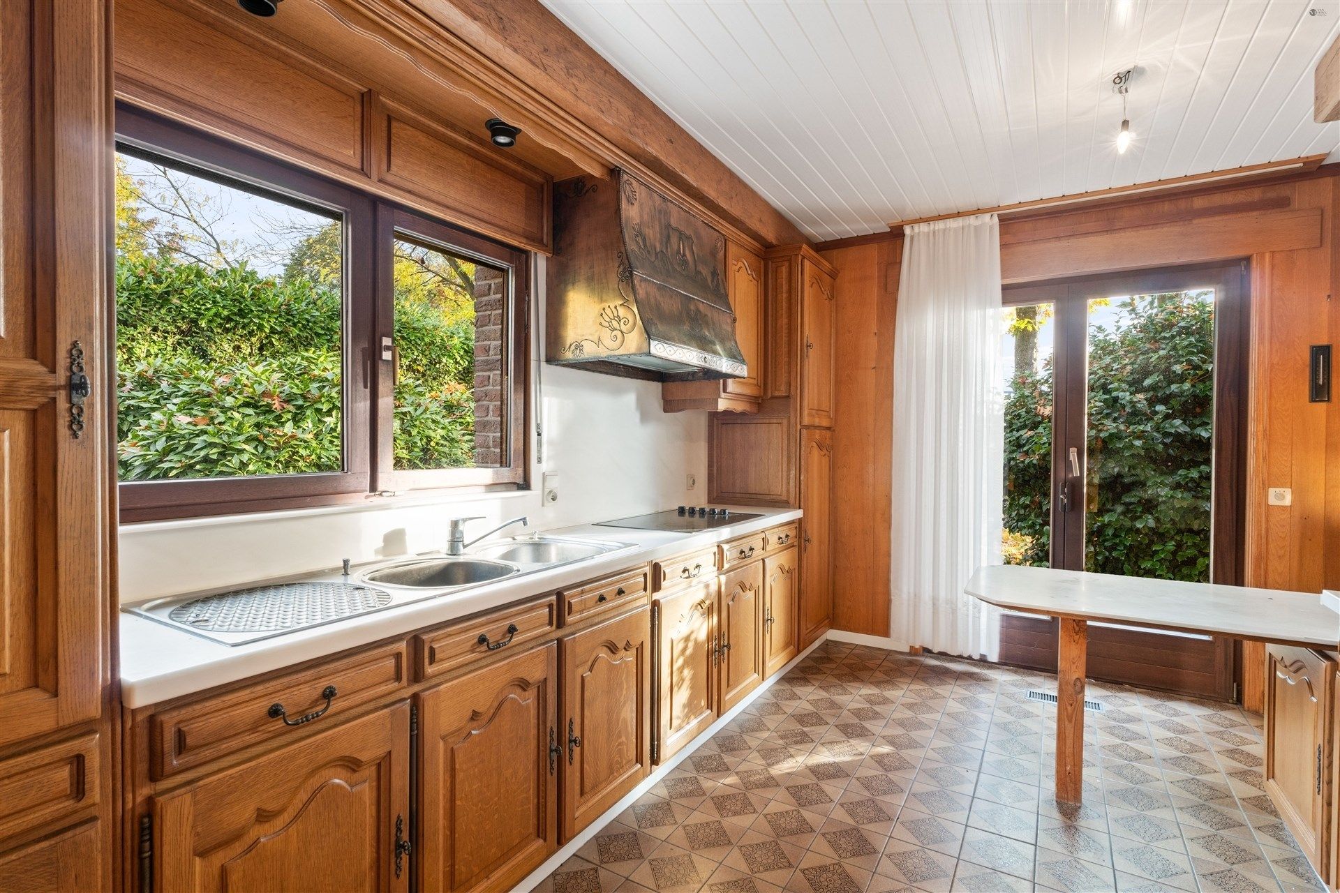 Gunstig gelegen open bebouwing met mooie tuin op een perceel van 2.212 m² foto 11