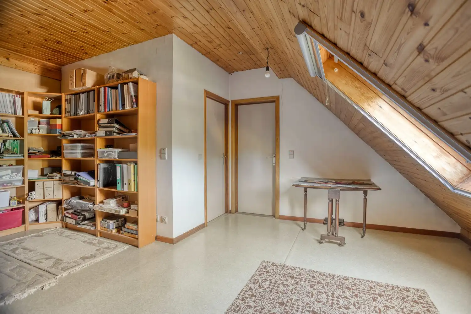 Prachtige, achterin gelegen villa op 22a15ca foto 29