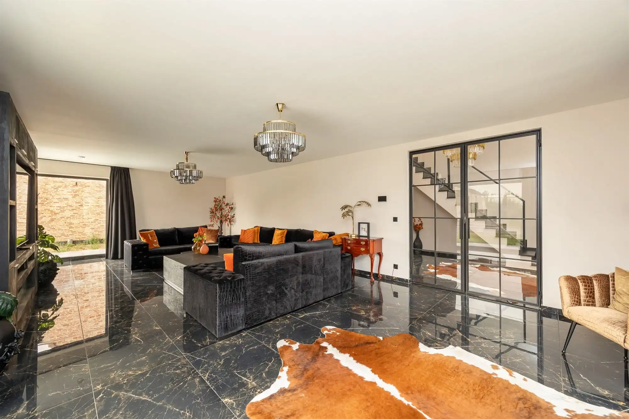 Moderne villa met 5 slaapkamers, ruime tuin en garage  foto 3
