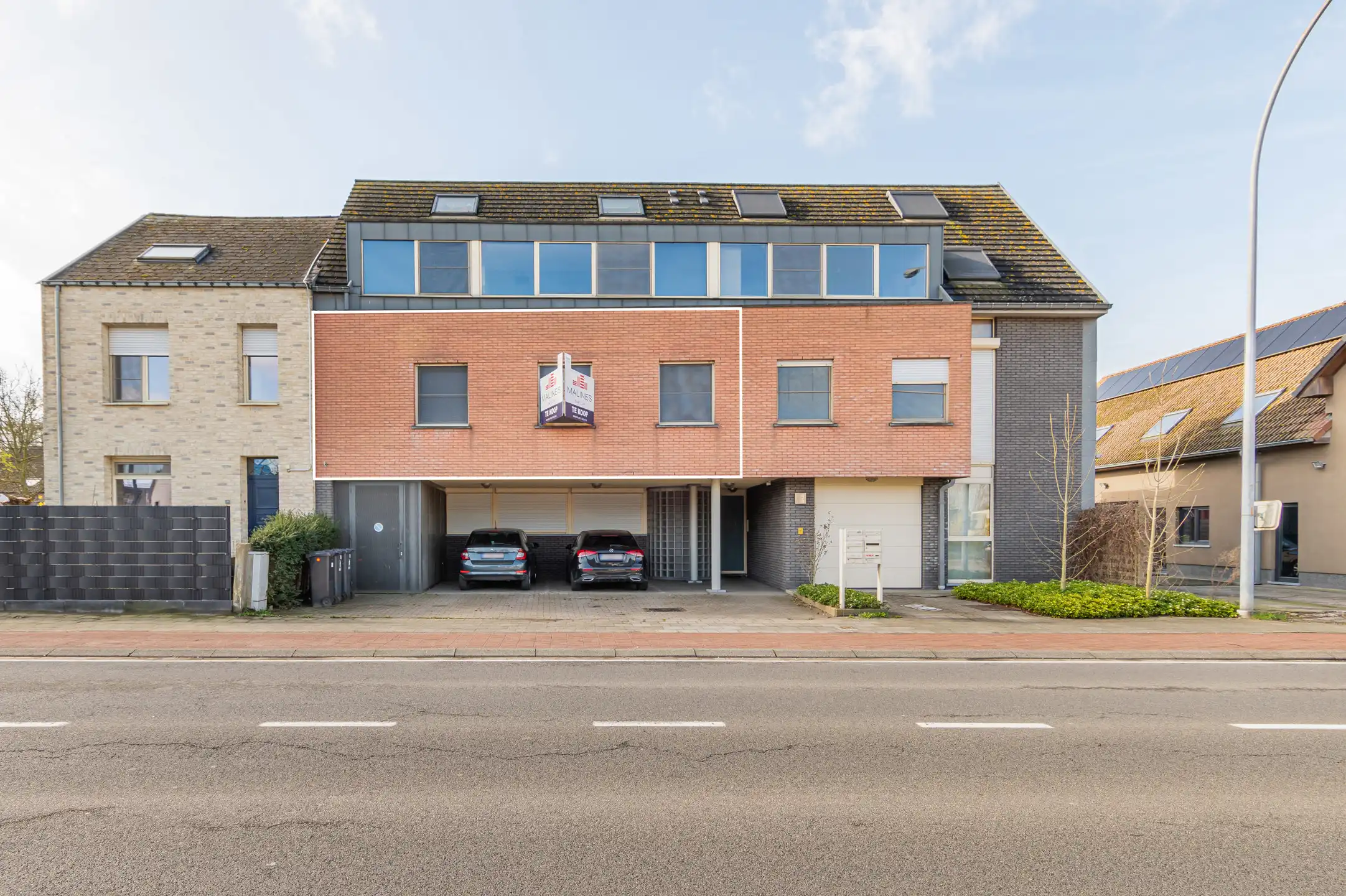 Ruim instapklaar 3 slaapkamer appartement met groot terras foto 17