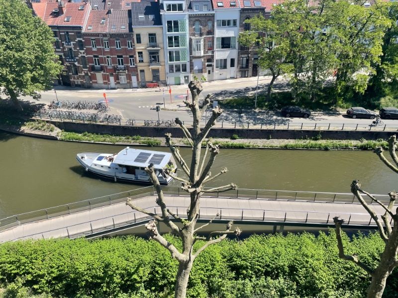 GERENOVEERD EN GEMEUBELD APPARTEMENT MET PRACHTIG SCHELDEZICHT foto 2