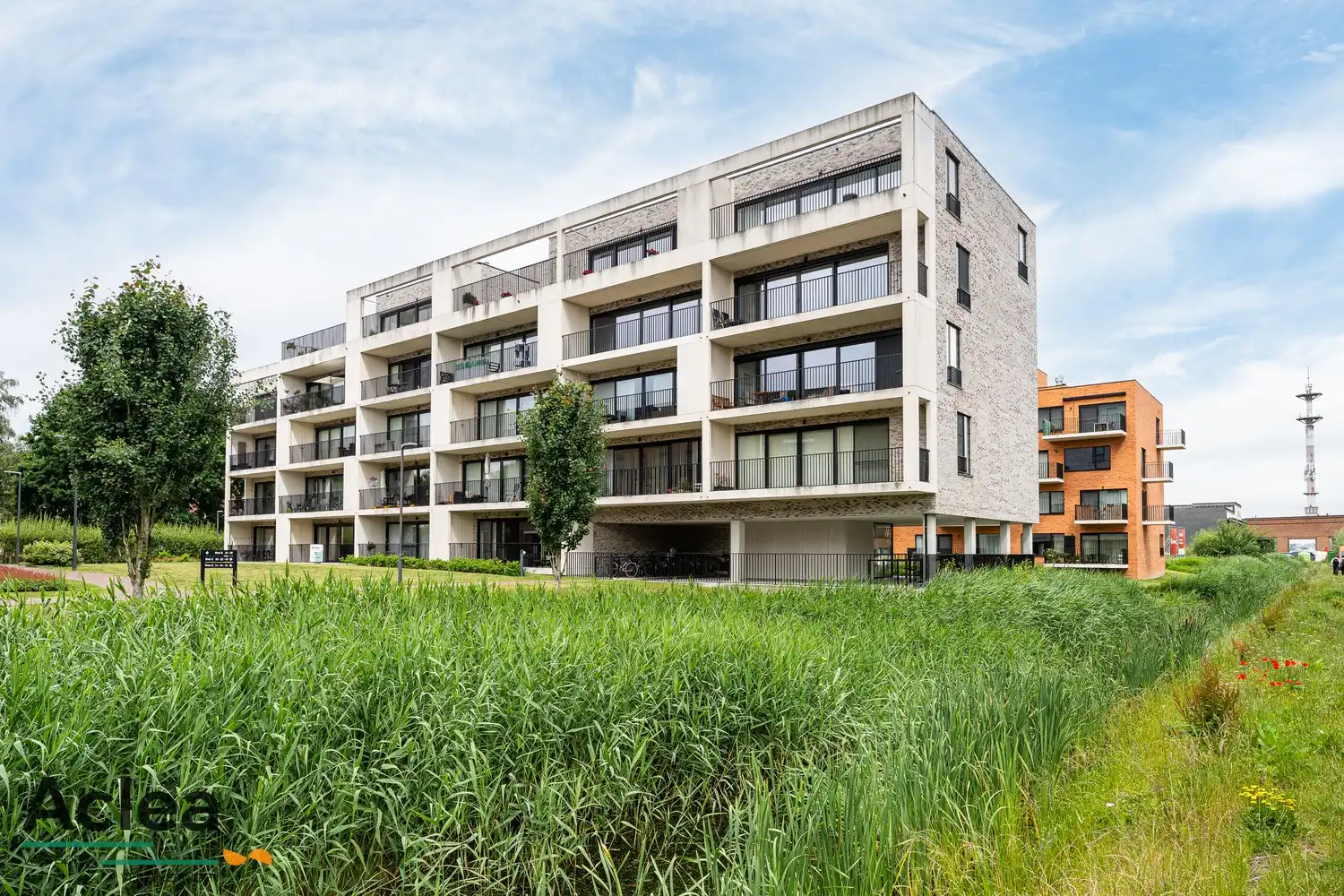 Hoogwaardig afgewerkt appartement met garage en ruim terras foto 15