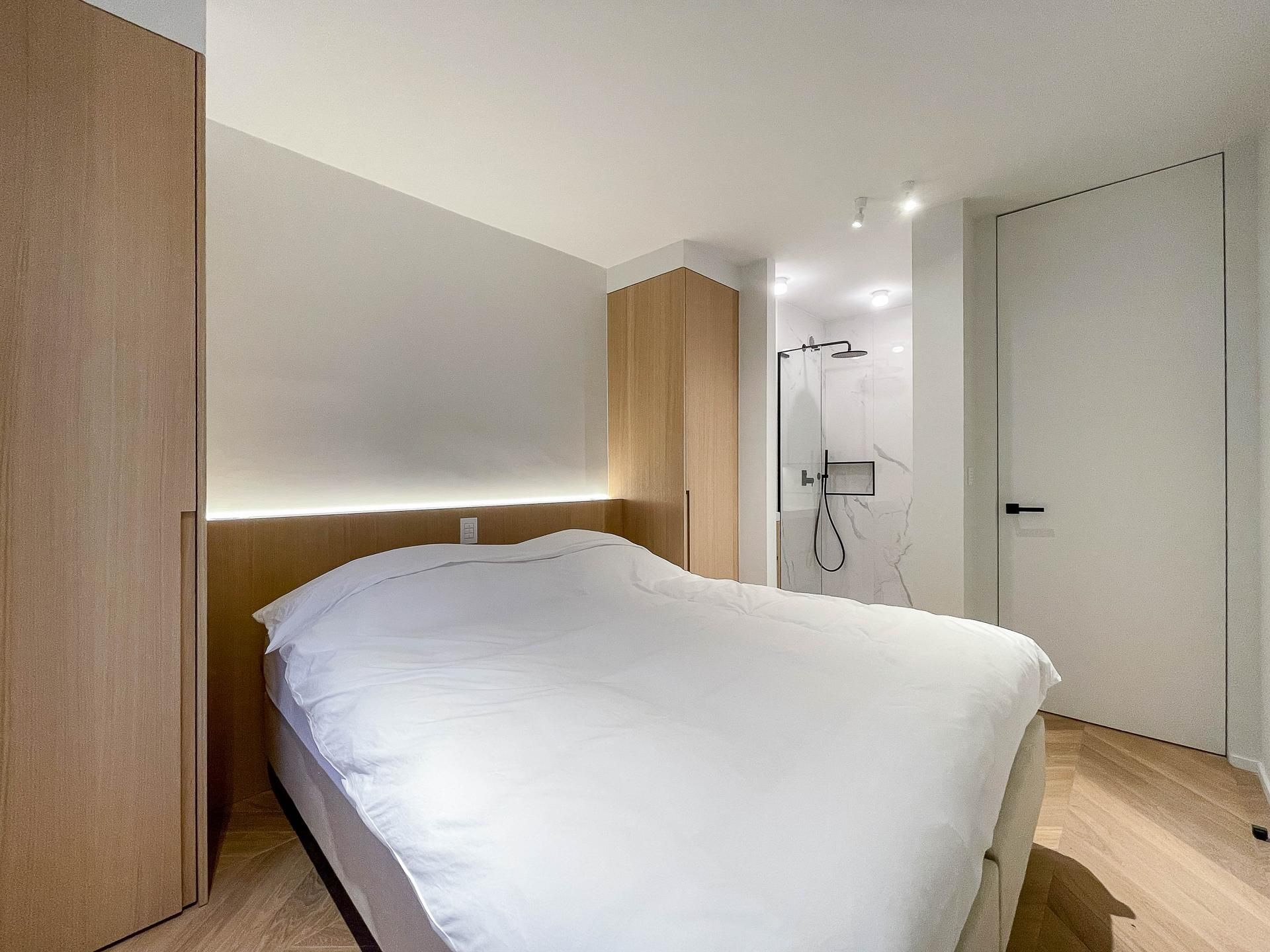 Volledig gerenoveerd, gemeubileerd appartement... foto 15