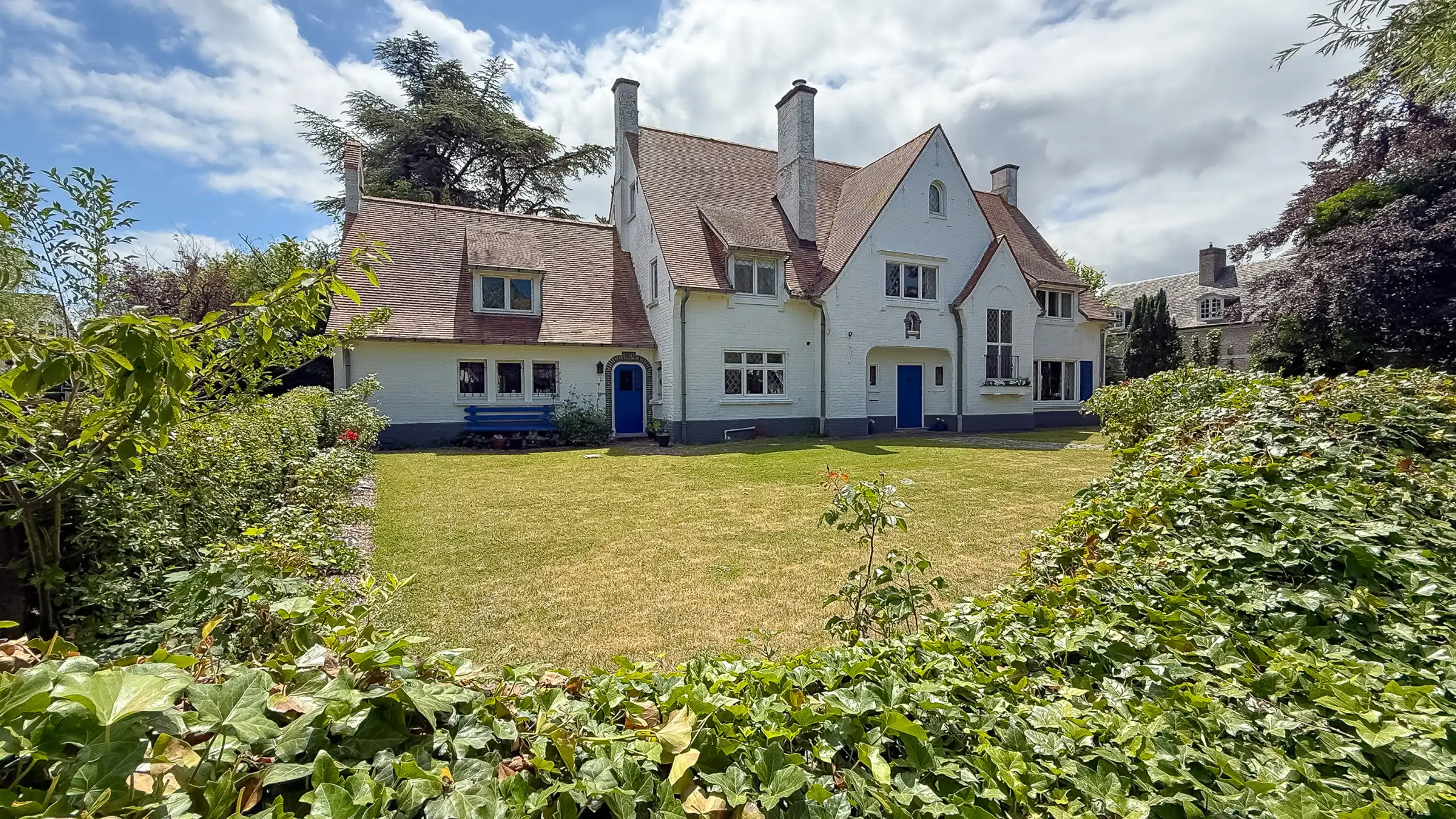 Karaktervolle villa met uitzonderlijk potentieel -TOPLOCATIE foto 5