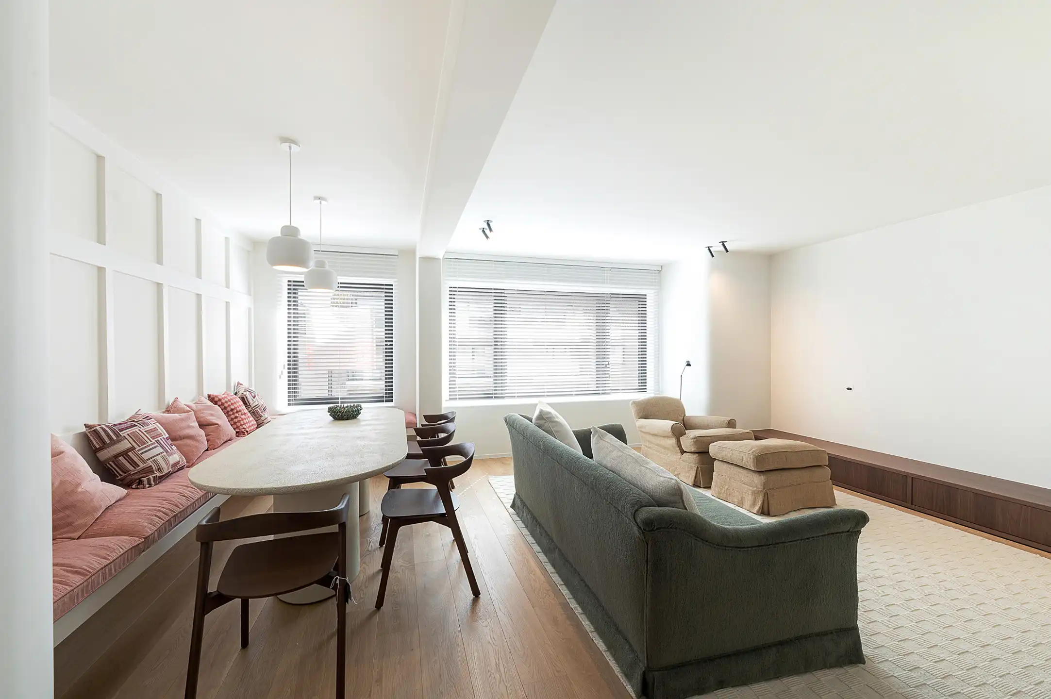 Luxueus gerenoveerd appartement op topligging in Knokke foto {{pictureIndex}}