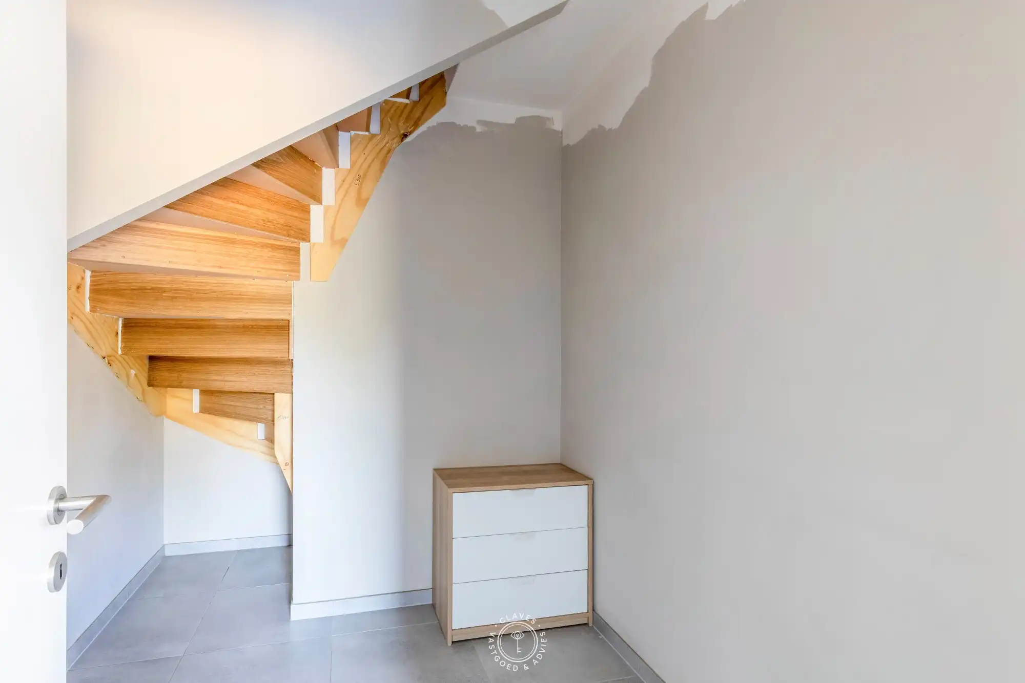 Praktische nieuwbouw woning met tuin en garage foto 7