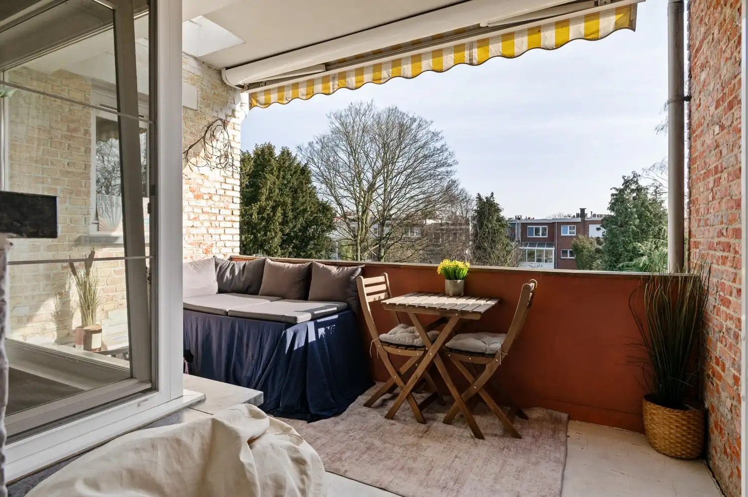 Charmant 2-slaapkamerappartement met terras in een rustige straat te Deurne foto 10