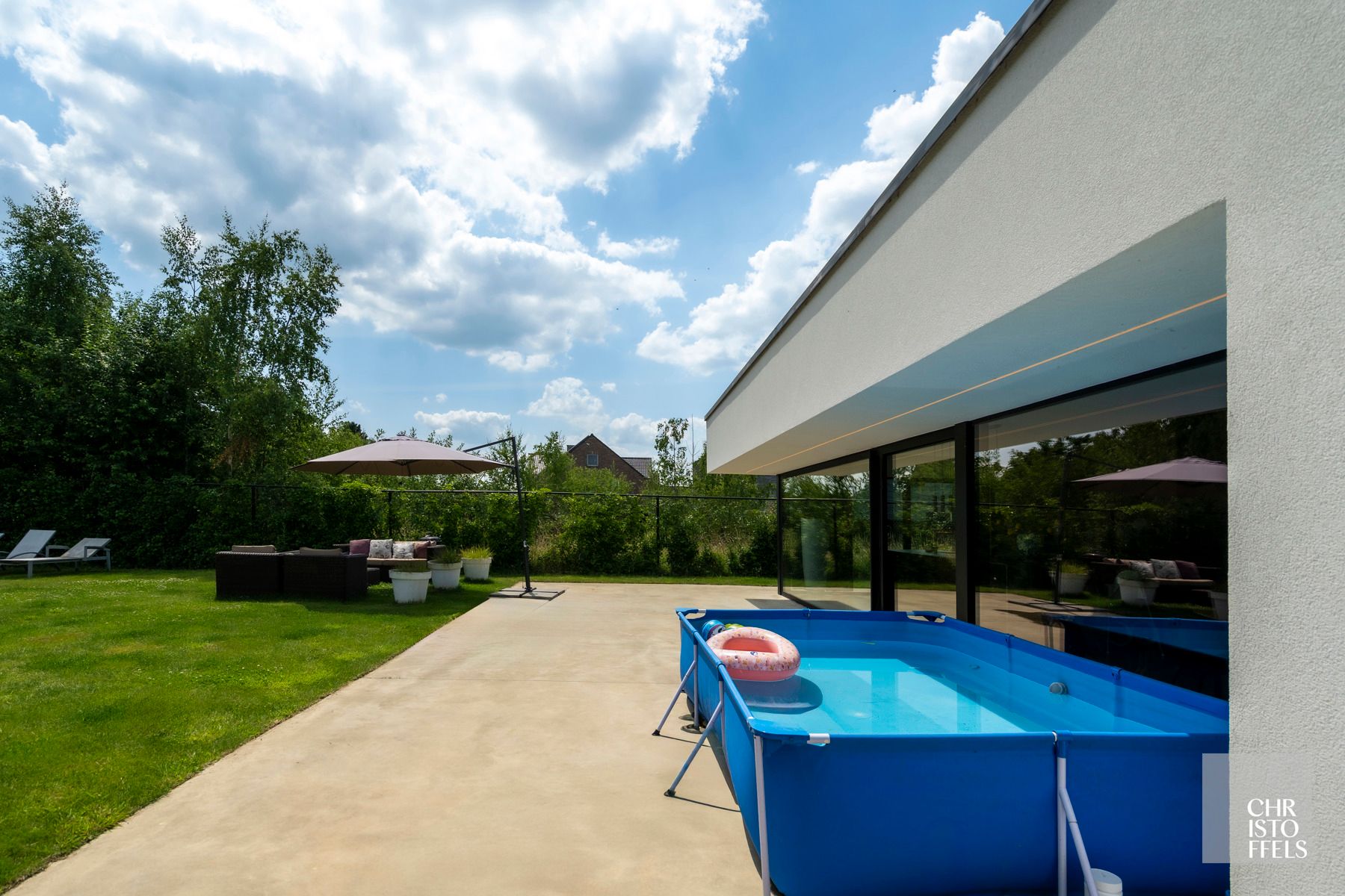 Residentieel gelegen eigentijdse en energiezuinige villa. foto 32