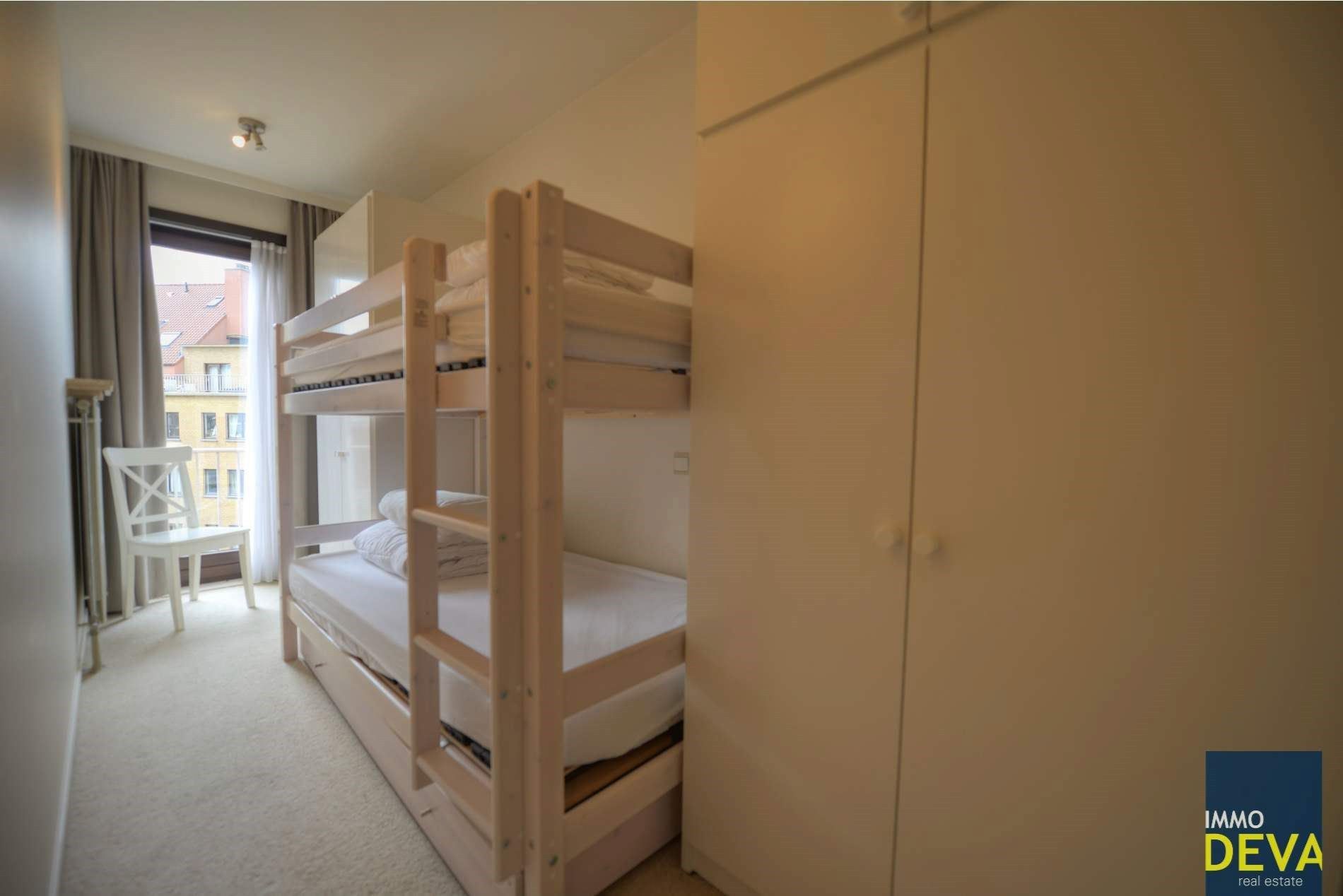 Bemeubeld appartement met zonnig terras goed gelegen in de Van Bunnenlaan. foto 15