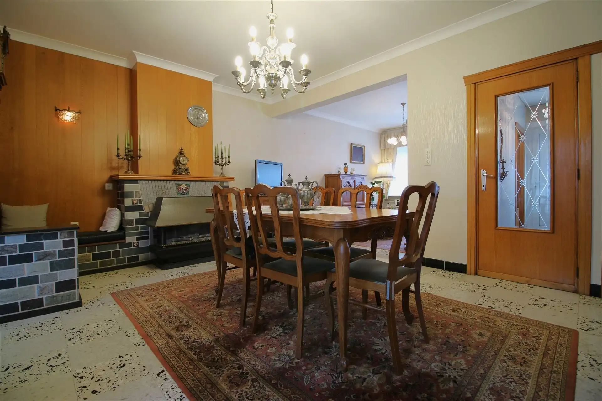 Op te frissen woning in het centrum foto 3