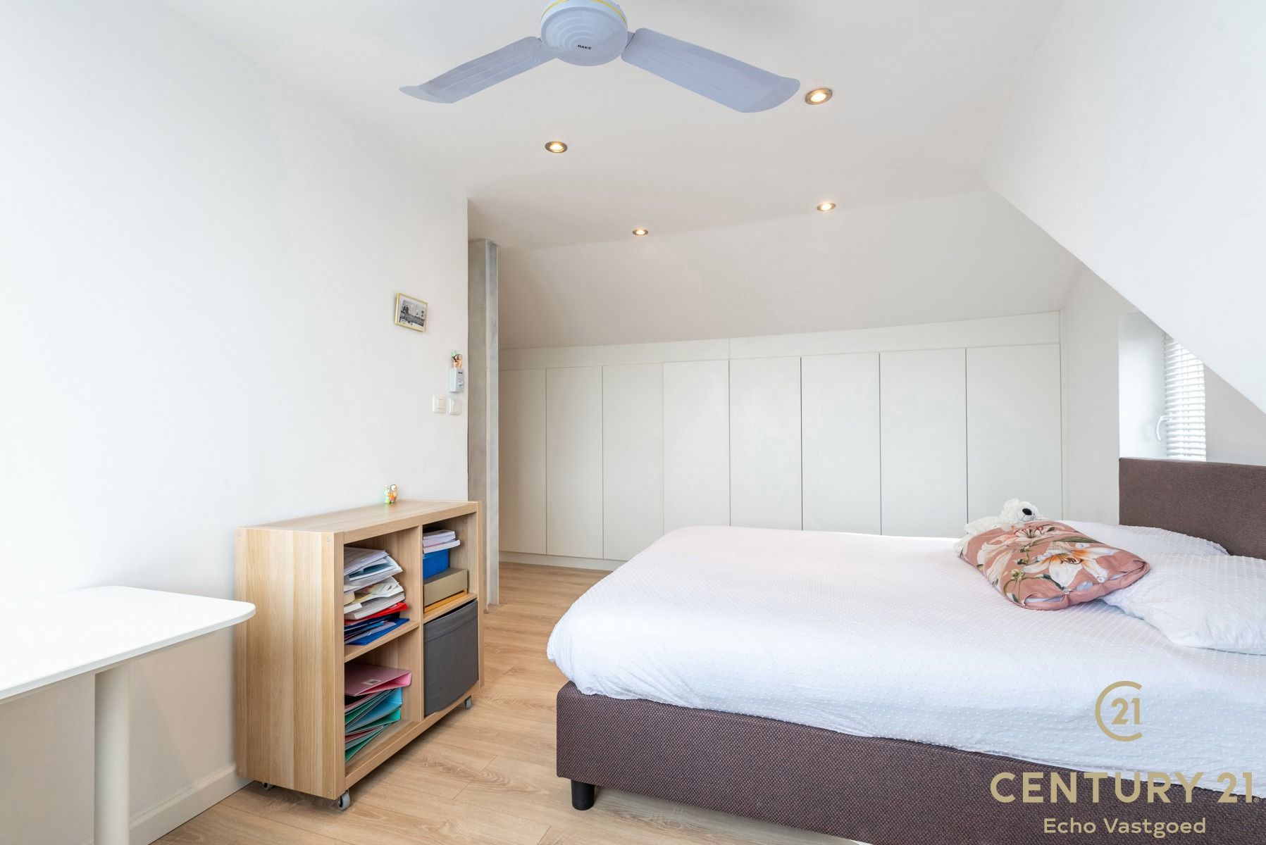 Ruime en Instapklare Hoekwoning met Tuin en Garage foto 19