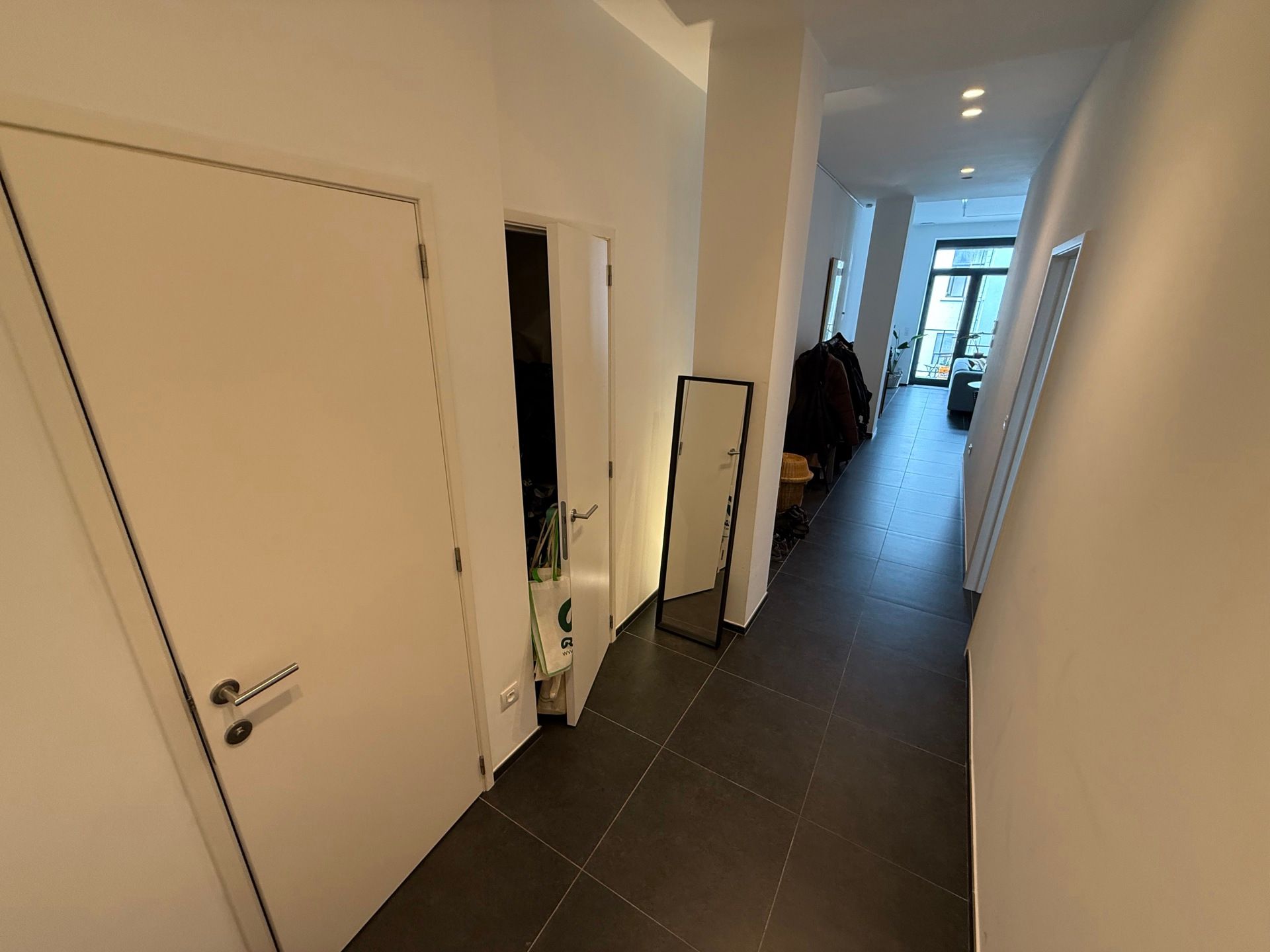 Appartement met 1 slaapkamer + parking in de Dansaert-wijk foto 2