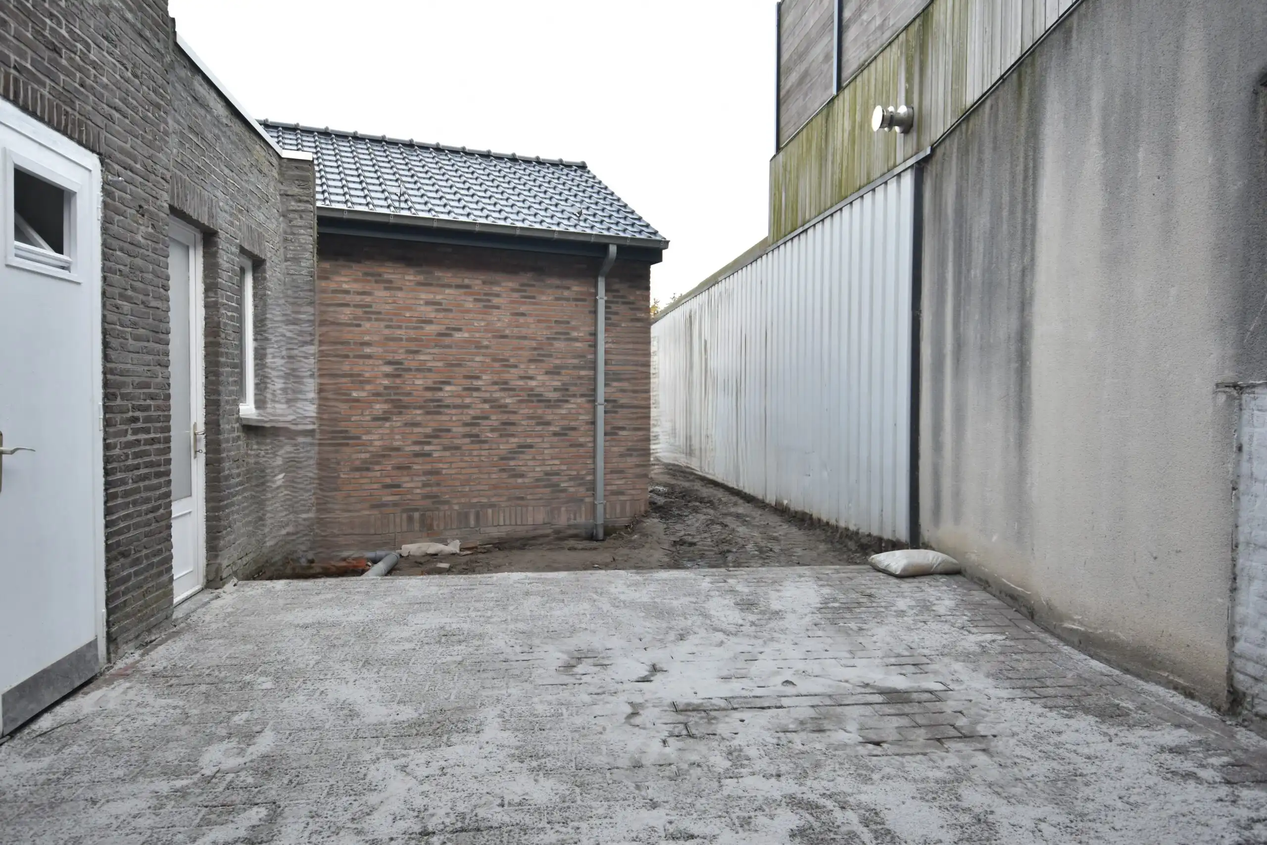 Instapklaar gelijkvloers appartement te huur in hartje Nieuwkerken foto 12